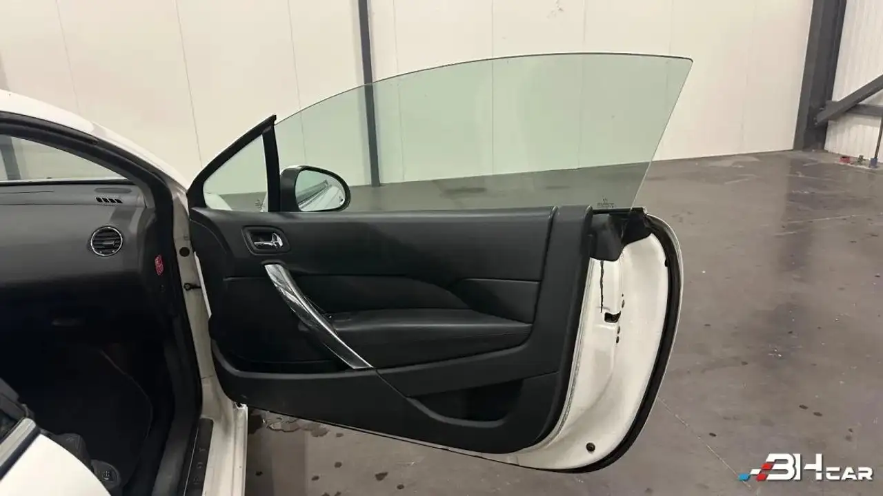 Peugeot 308 308 Coupé-Cabriolet — photo 25