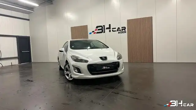 Peugeot 308 GENERATION-I CC 2.0 HDI 165 WHITE BLACK EDITION