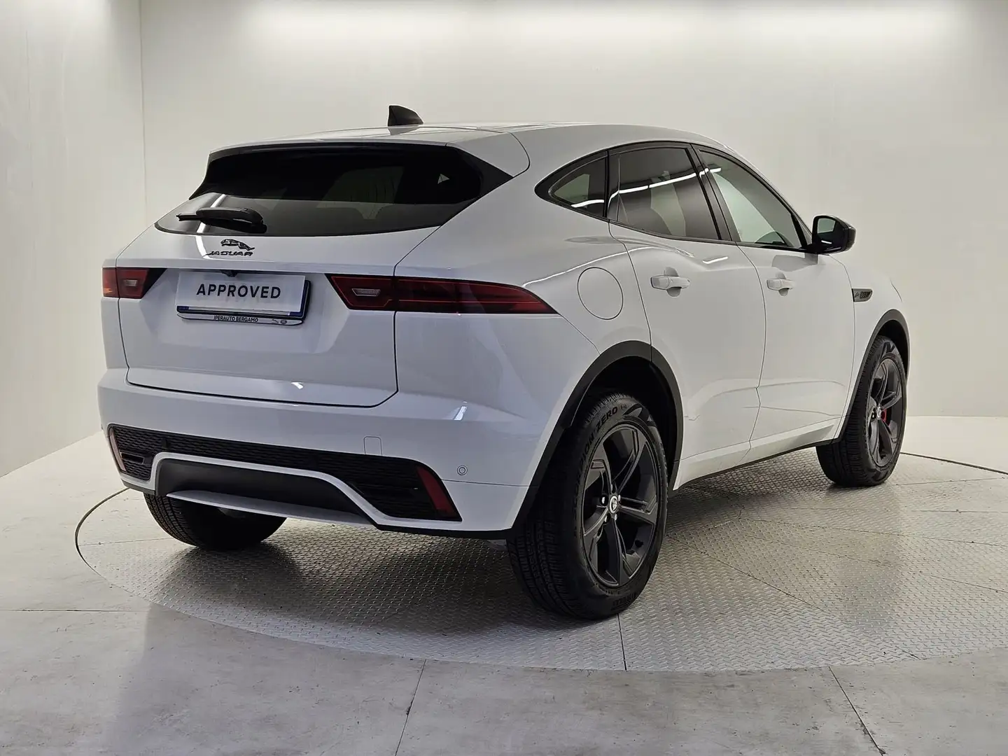 Jaguar E-Pace 2.0D I4 163 CV AWD Auto R-Dynamic SE Bianco - 2