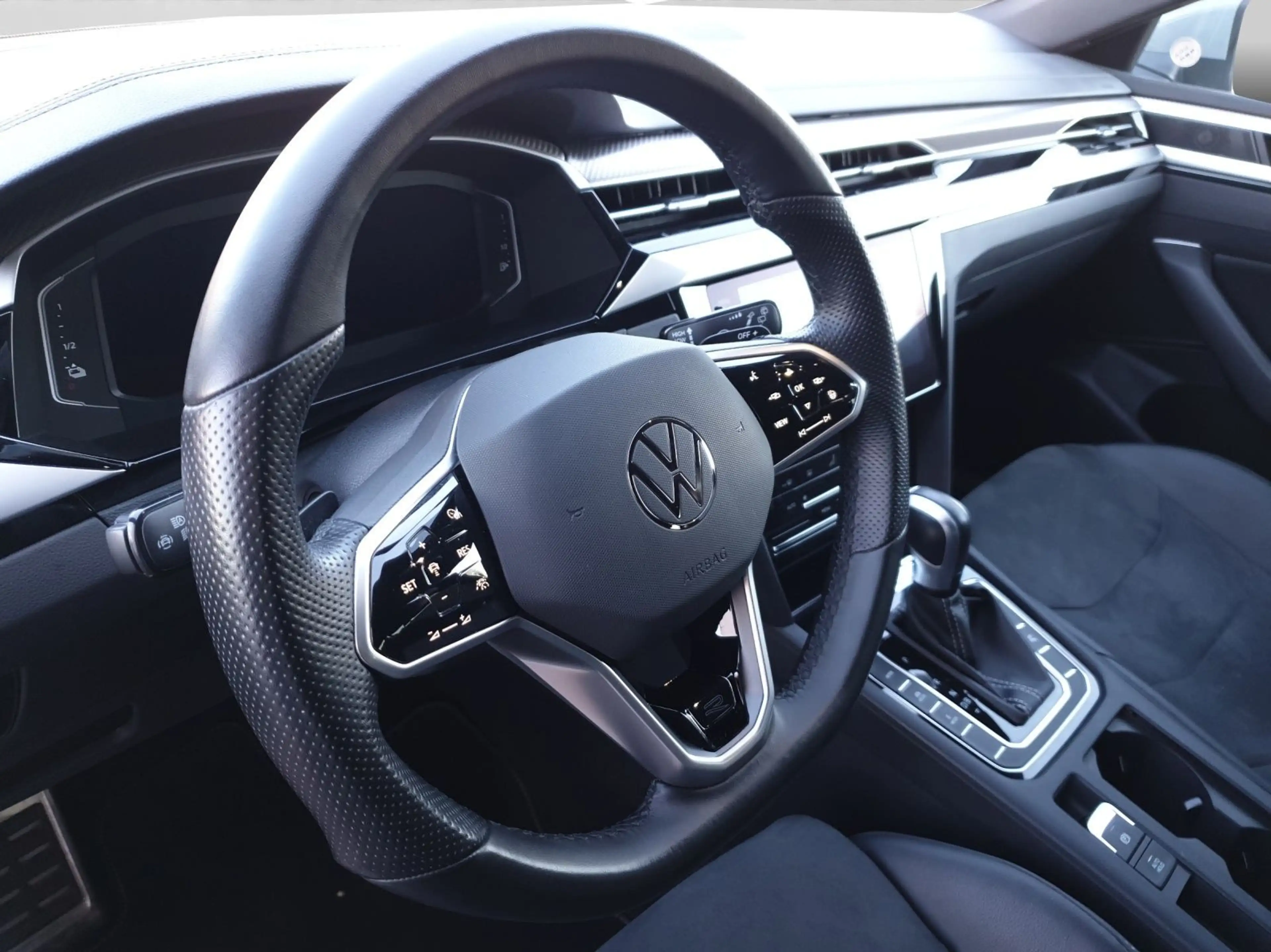 Volkswagen Arteon 1.4 eHybrid R-LINE MATRIX — photo 9