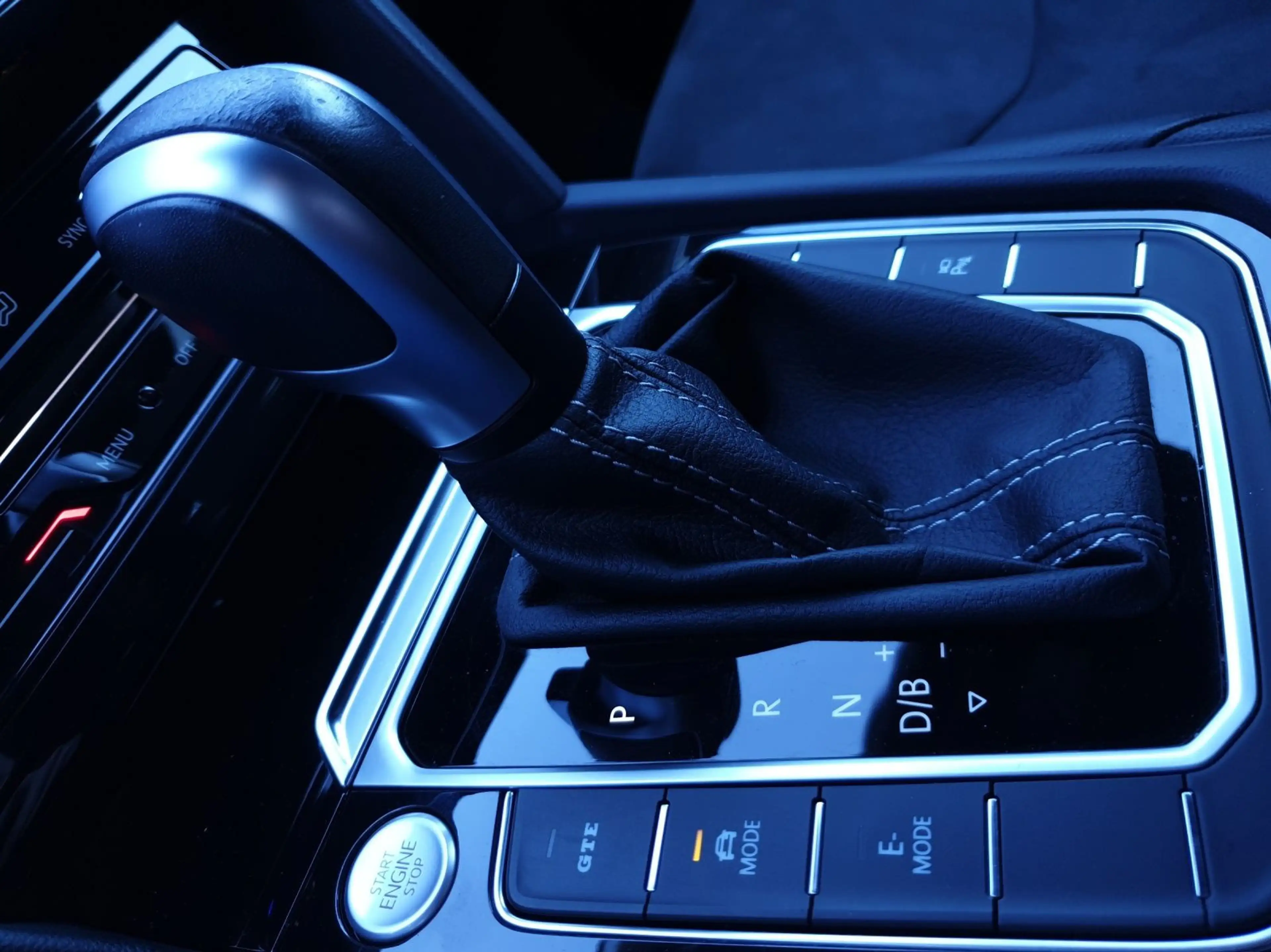 Volkswagen Arteon 1.4 eHybrid R-LINE MATRIX — photo 11
