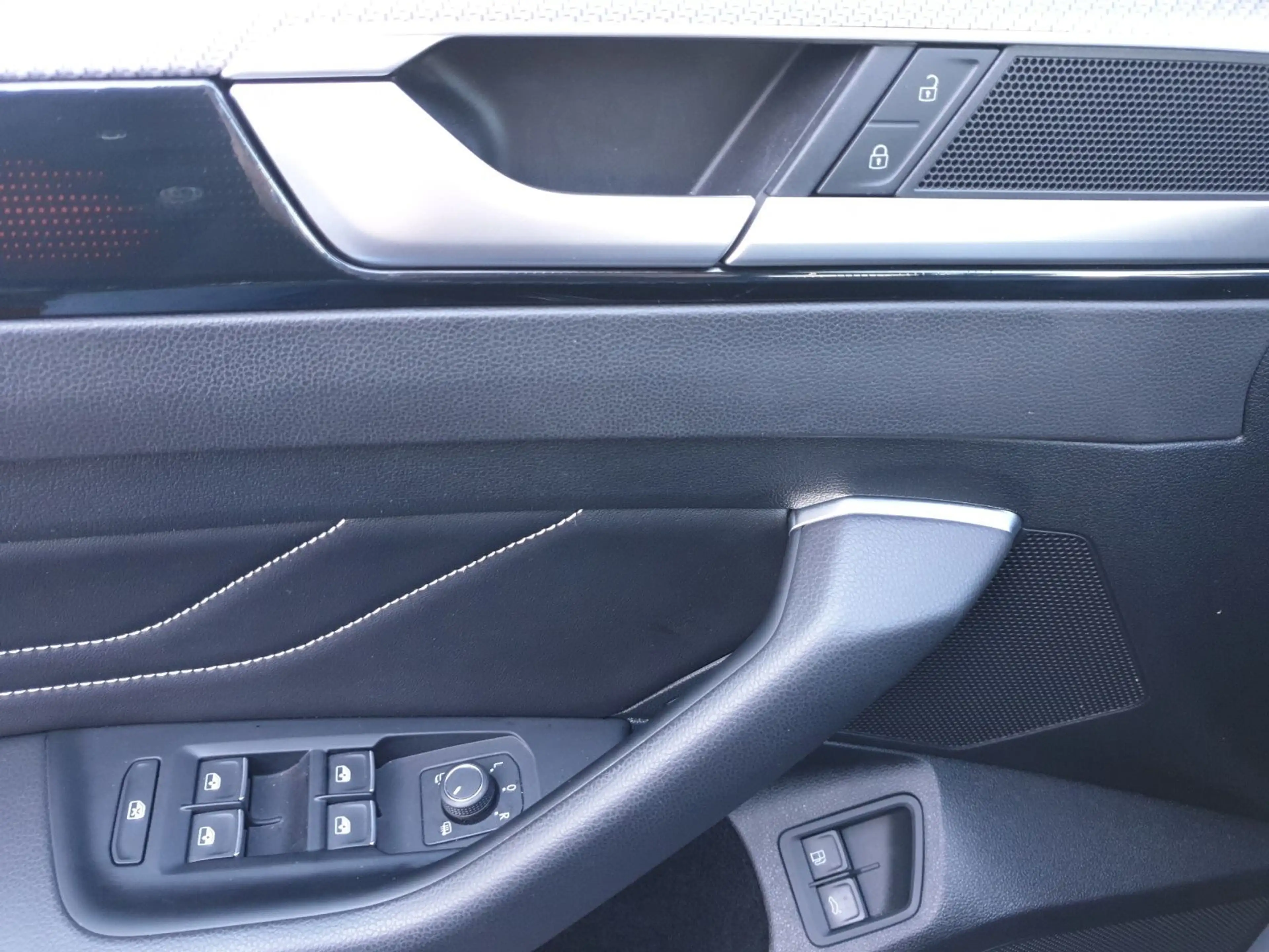Volkswagen Arteon 1.4 eHybrid R-LINE MATRIX — photo 8