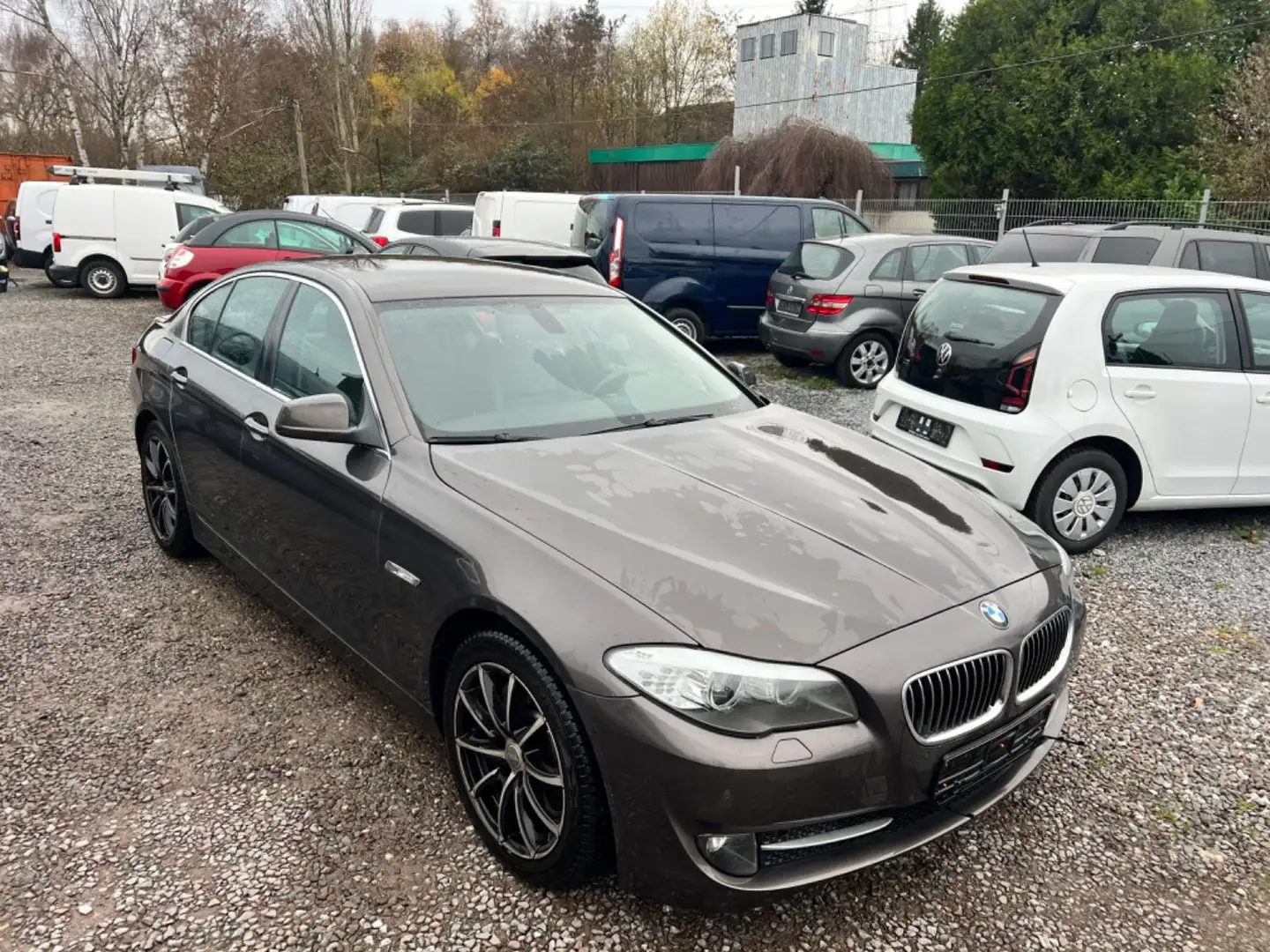BMW 530 Limousine Automatik Braun - 1