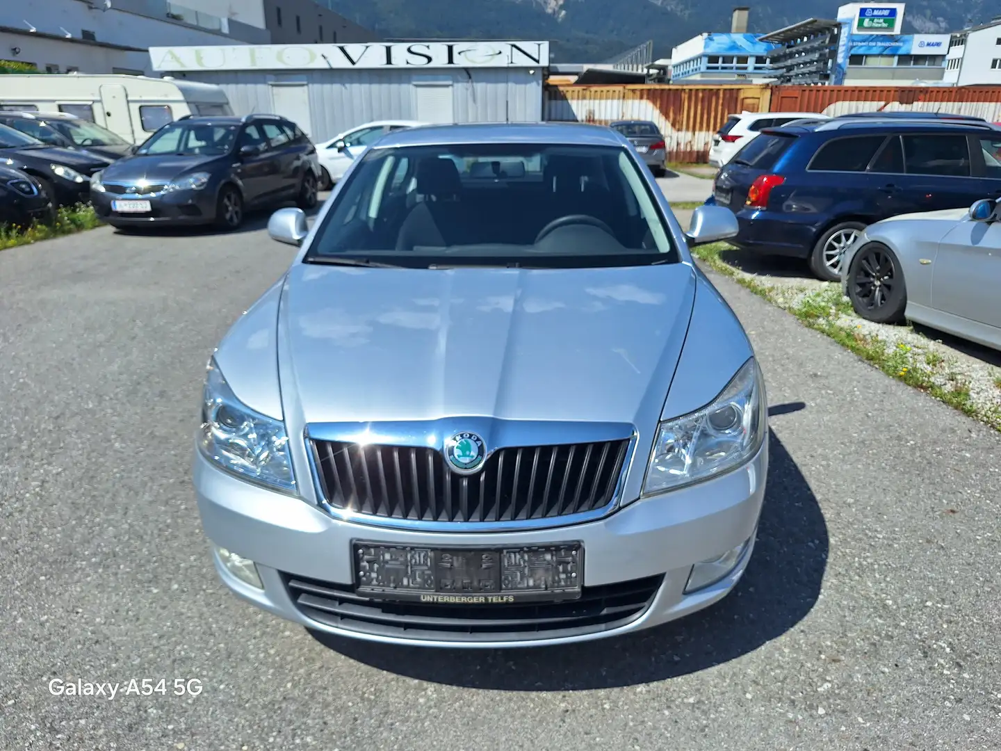 Skoda Octavia 1.6 TDI Ambiente sehr gepflegt Grau - 1