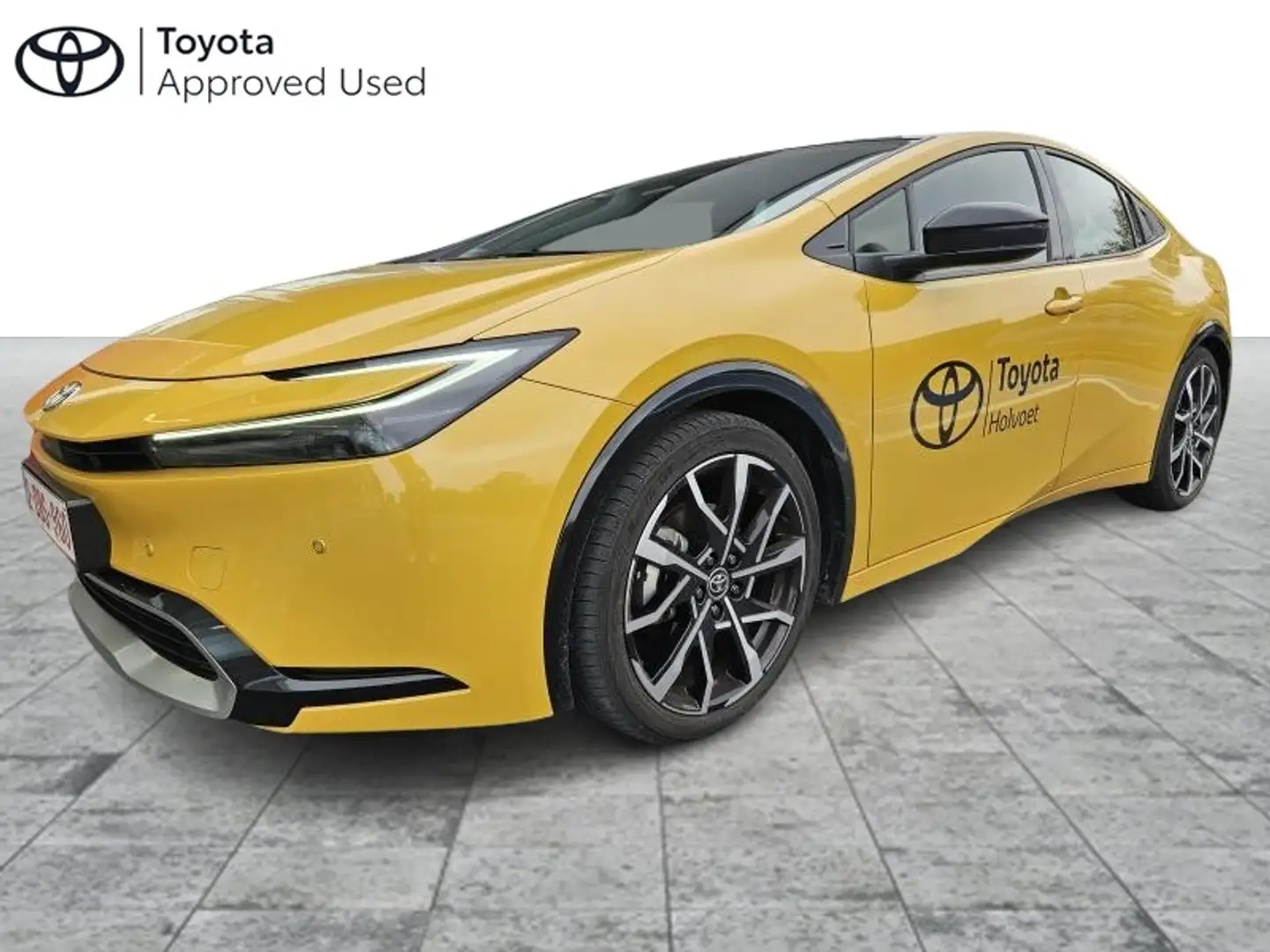 Toyota Prius Premium Plus Geel - 1