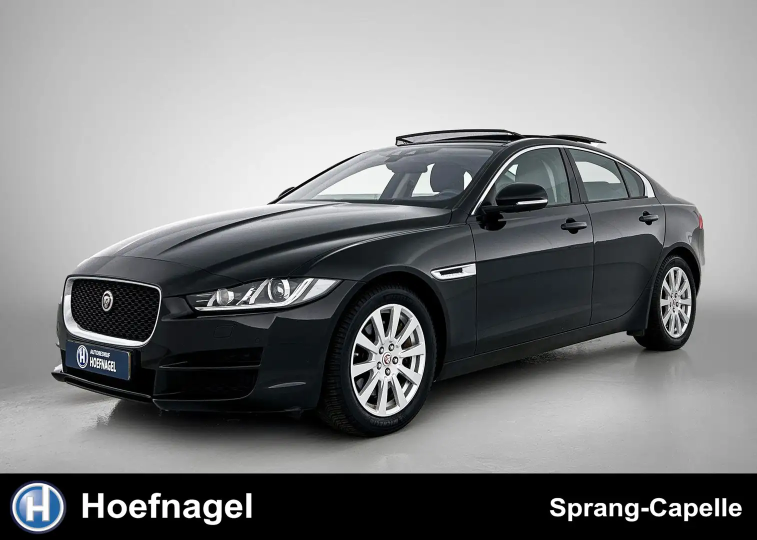 Jaguar XE 2.0 Pure | Schuifdak | Stoelverw. | Cruise Control Noir - 1