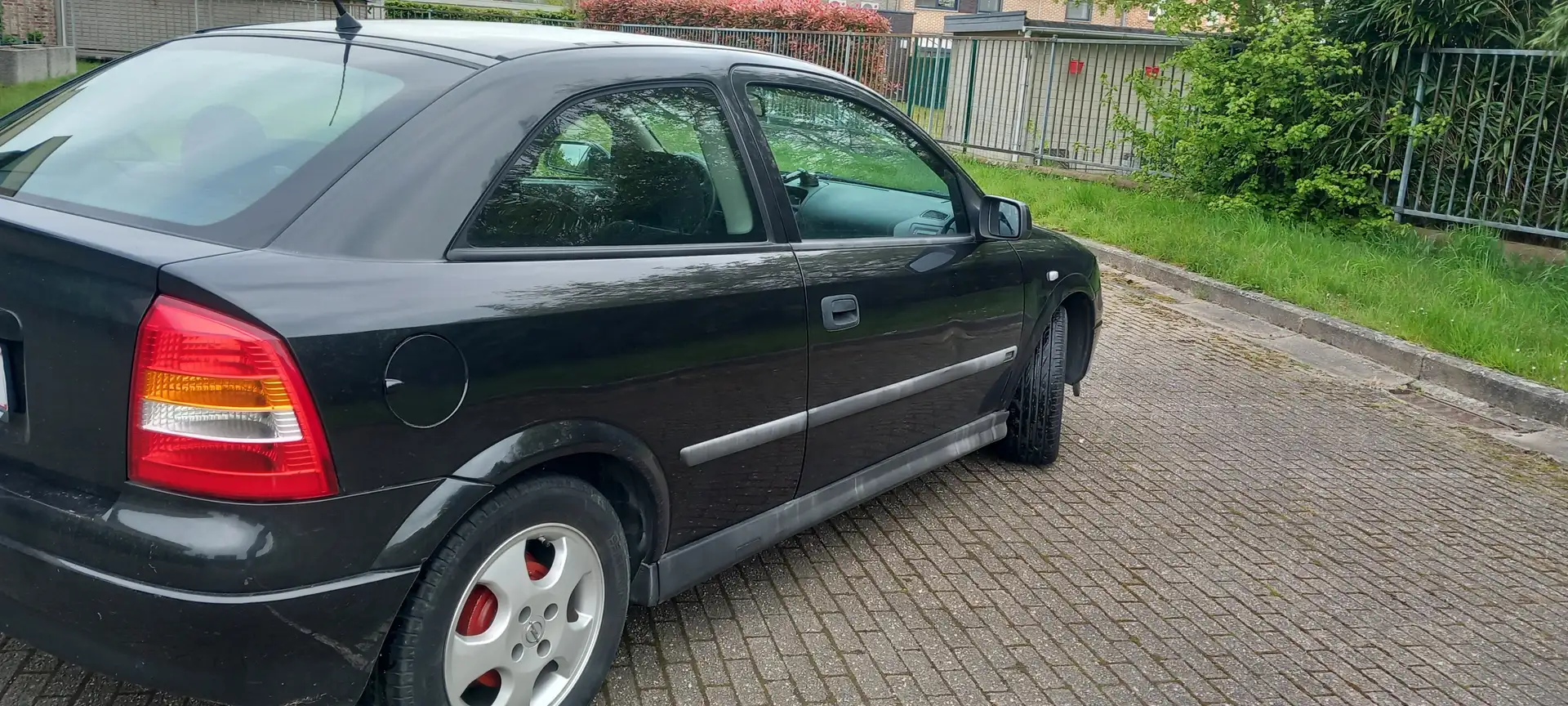 Opel Astra Astra 1.6 Edition 2000 Zwart - 2