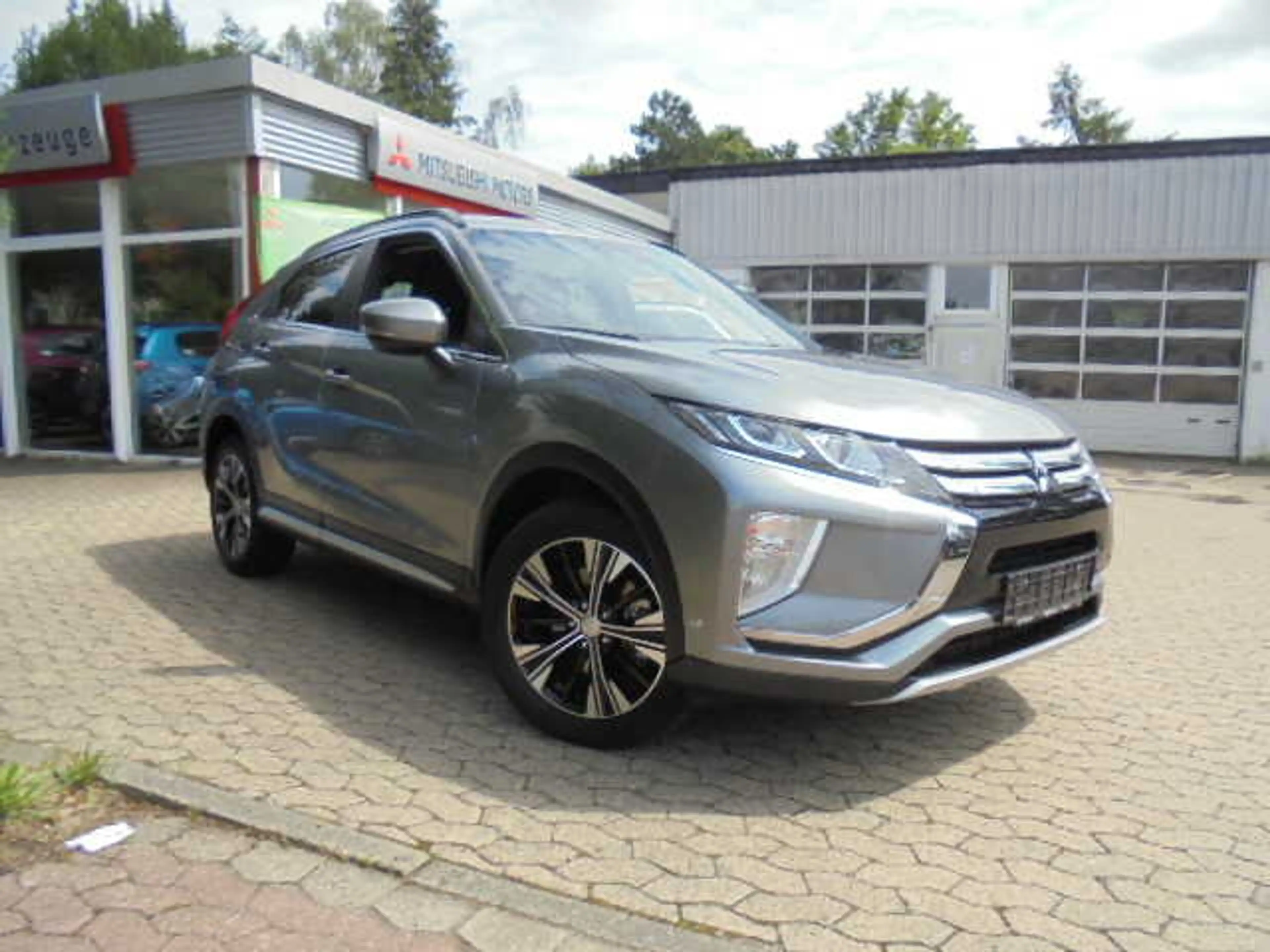 Mitsubishi Eclipse Cross PLUS 1.5 T-MIVEC 2WD CVT — photo 2