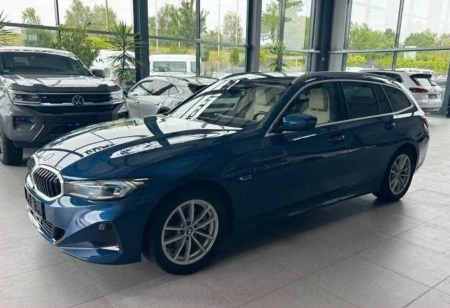 BMW BMW Serie 3 Familiar  Automático de 4 Puertas Azul - 2