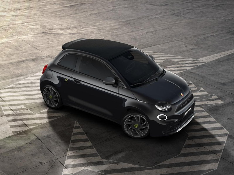 Abarth 500e Cabrio Turismo 42 kWh — photo 2