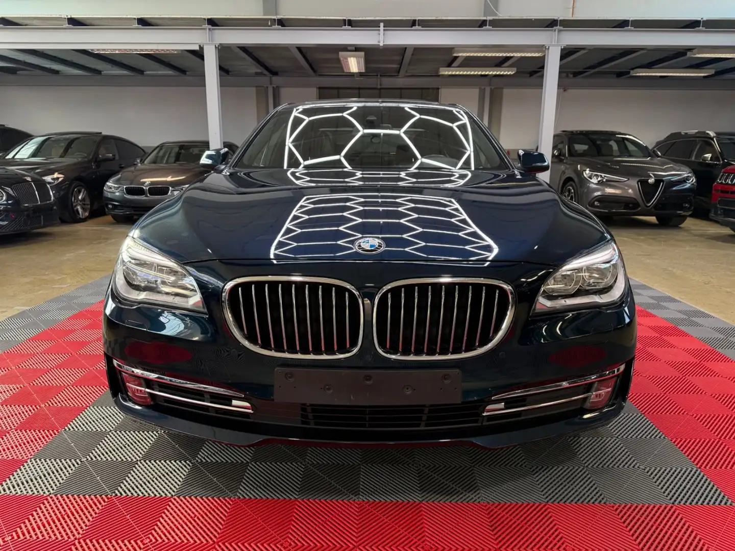 BMW 740 d xDrive Standhzg HUD Belüftung 360° LED Modrá - 2