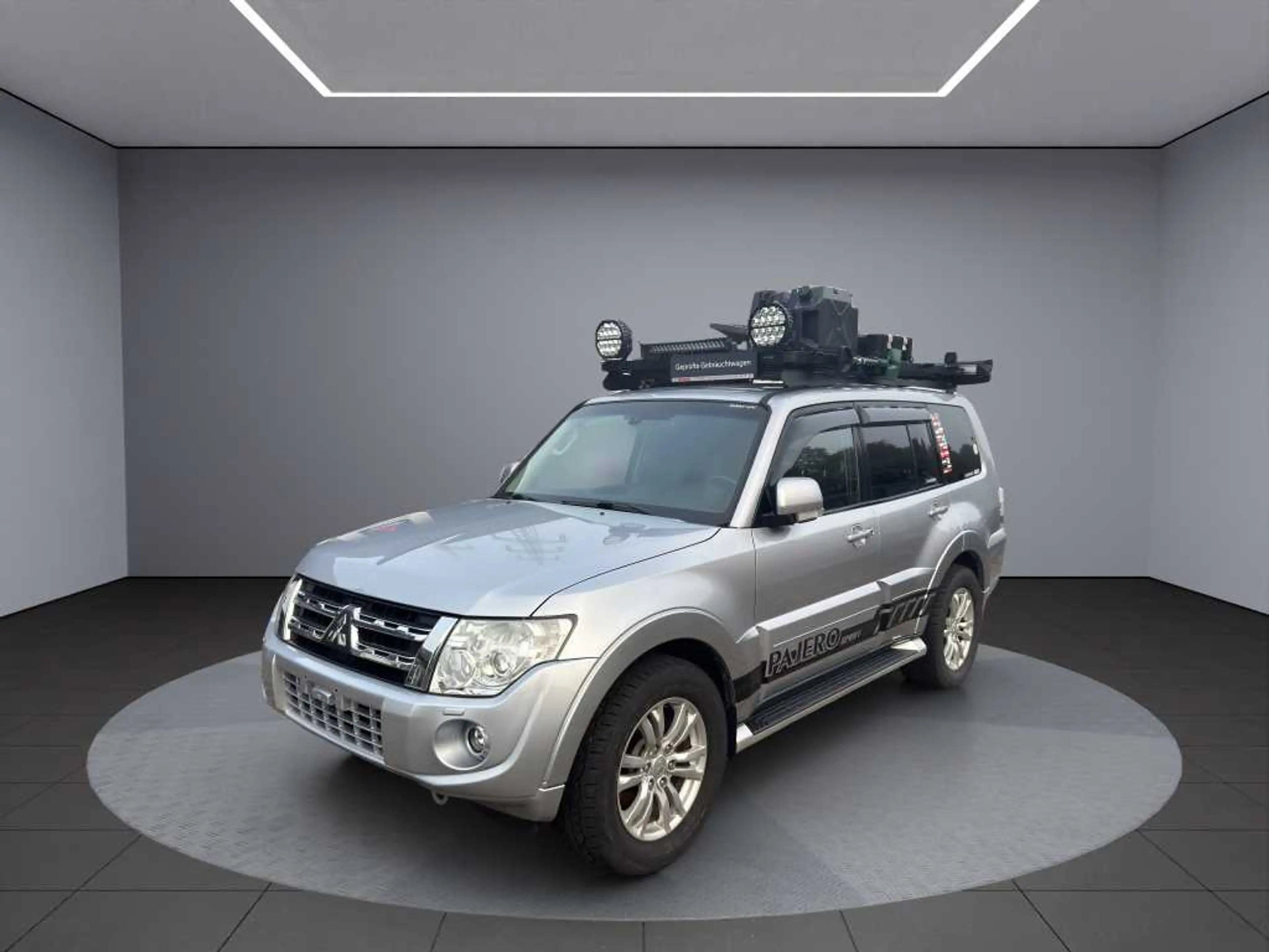 Mitsubishi Pajero 3,2 5T Instyle Leder AHK Scheckheft — photo 2