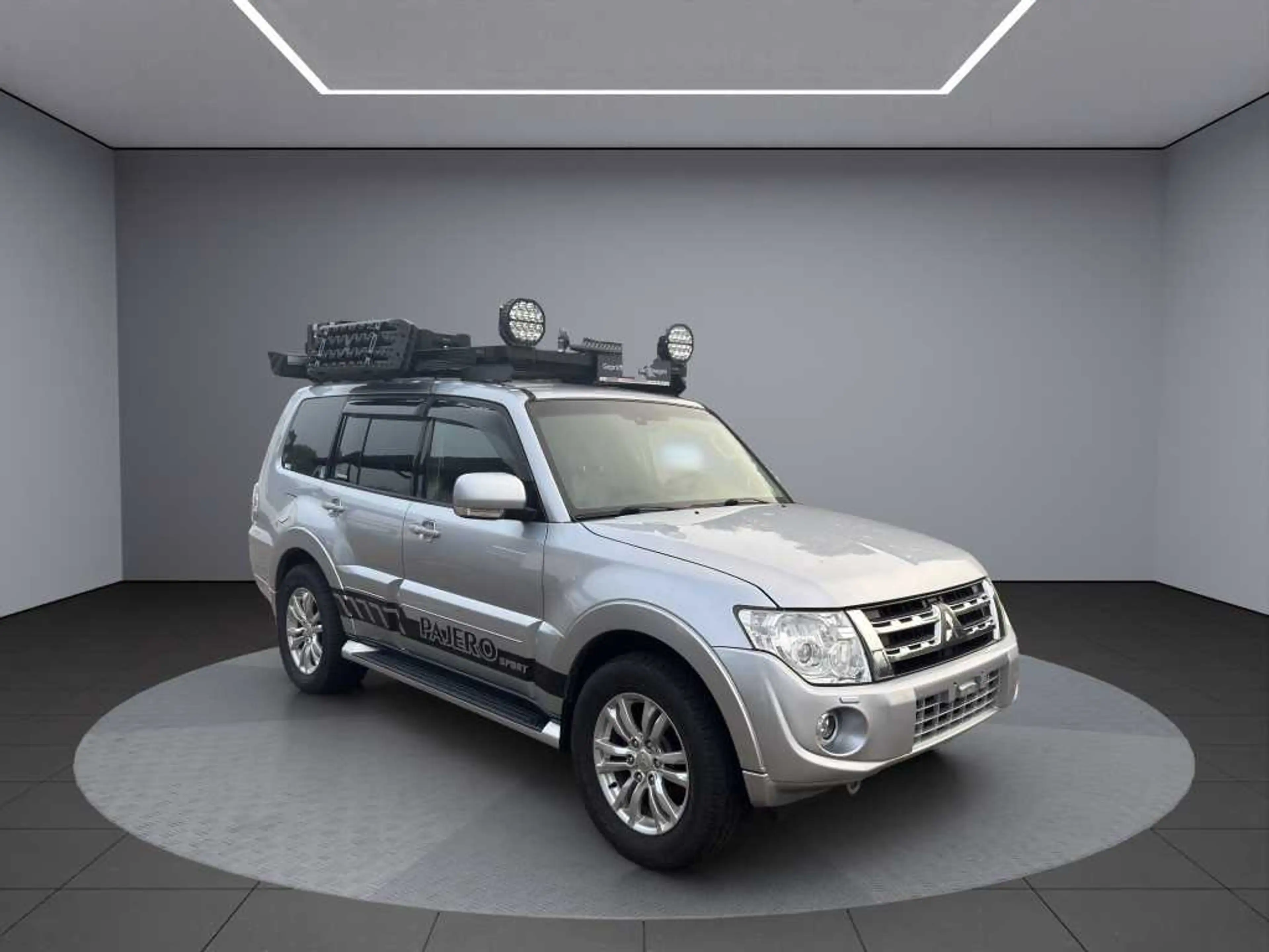 Mitsubishi Pajero 3,2 5T Instyle Leder AHK Scheckheft — photo 8