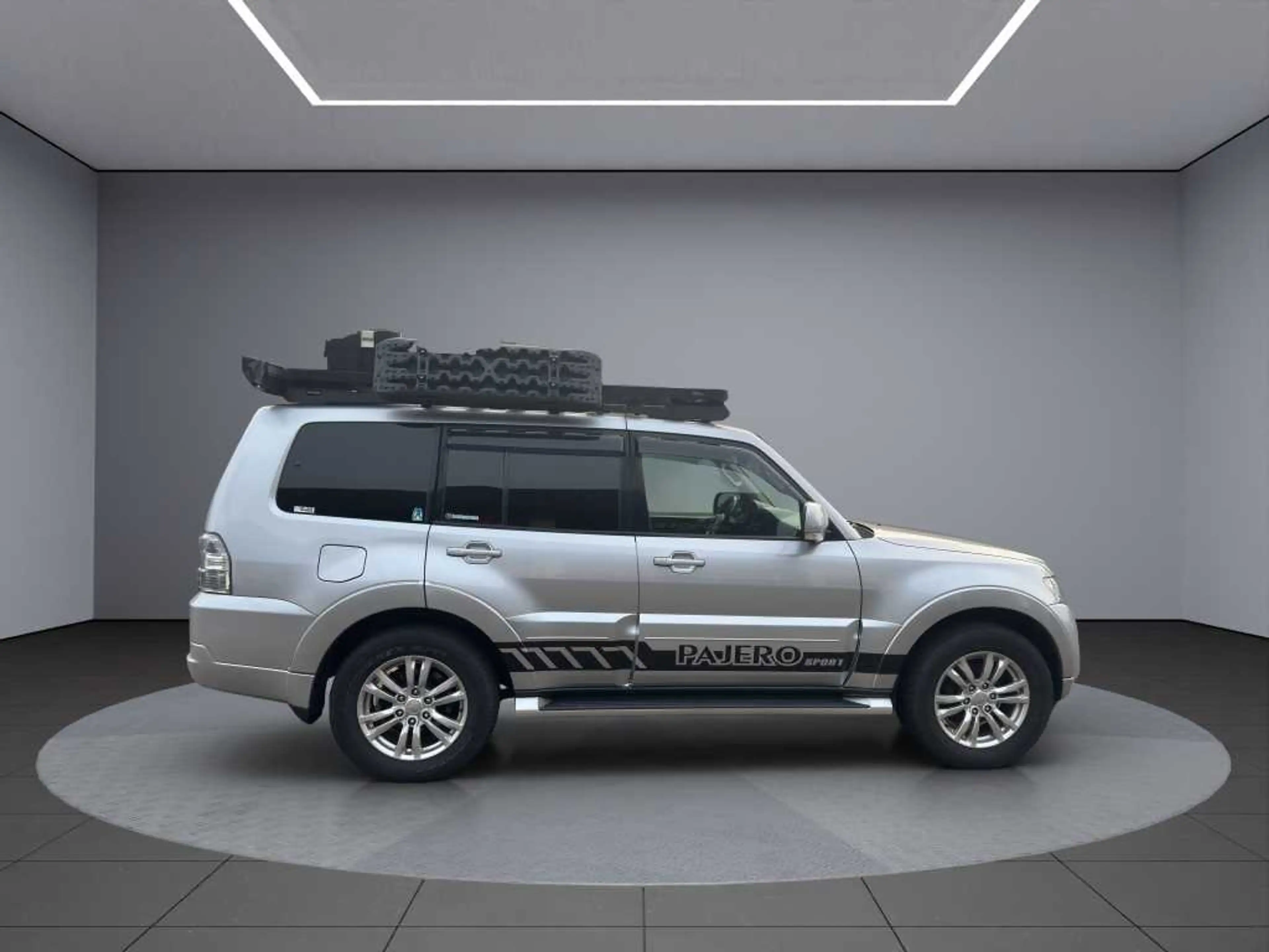 Mitsubishi Pajero 3,2 5T Instyle Leder AHK Scheckheft — photo 7