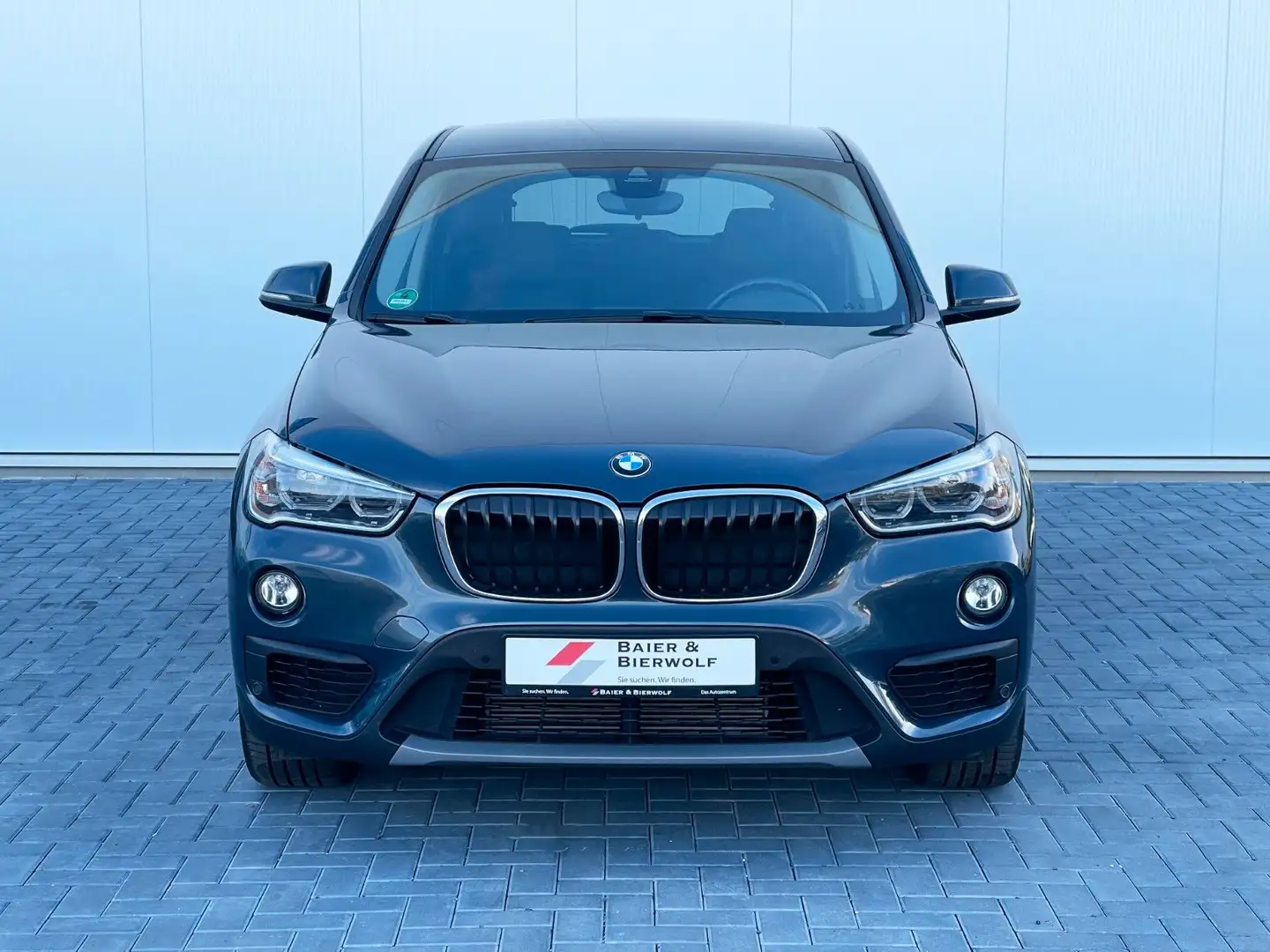 BMW X1 20d xDrive  Advantage LED AHK SHZ PDC AUTOM. Grijs - 2