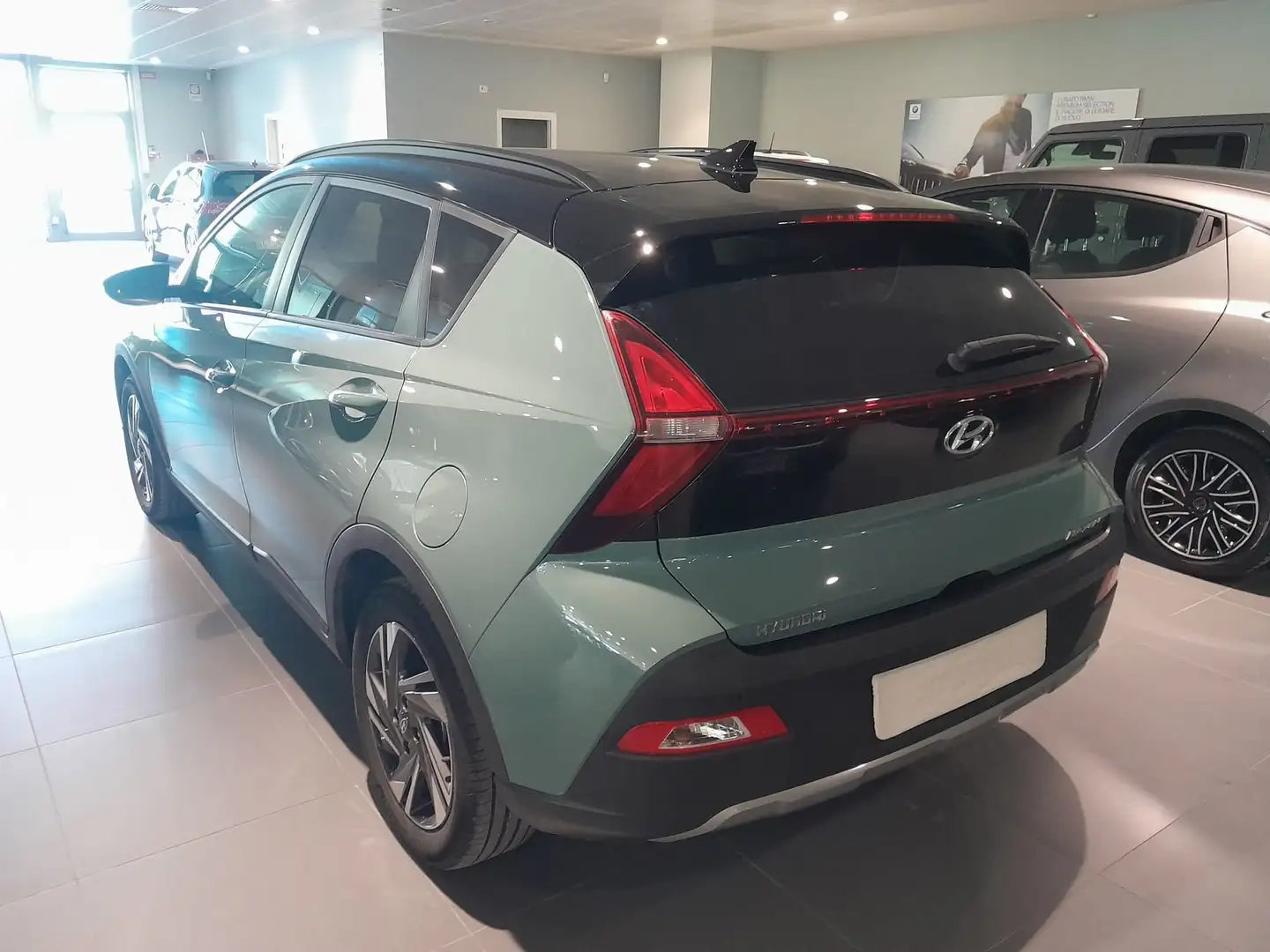 Hyundai BAYON 1.2 mpi Exclusive Verde - 2