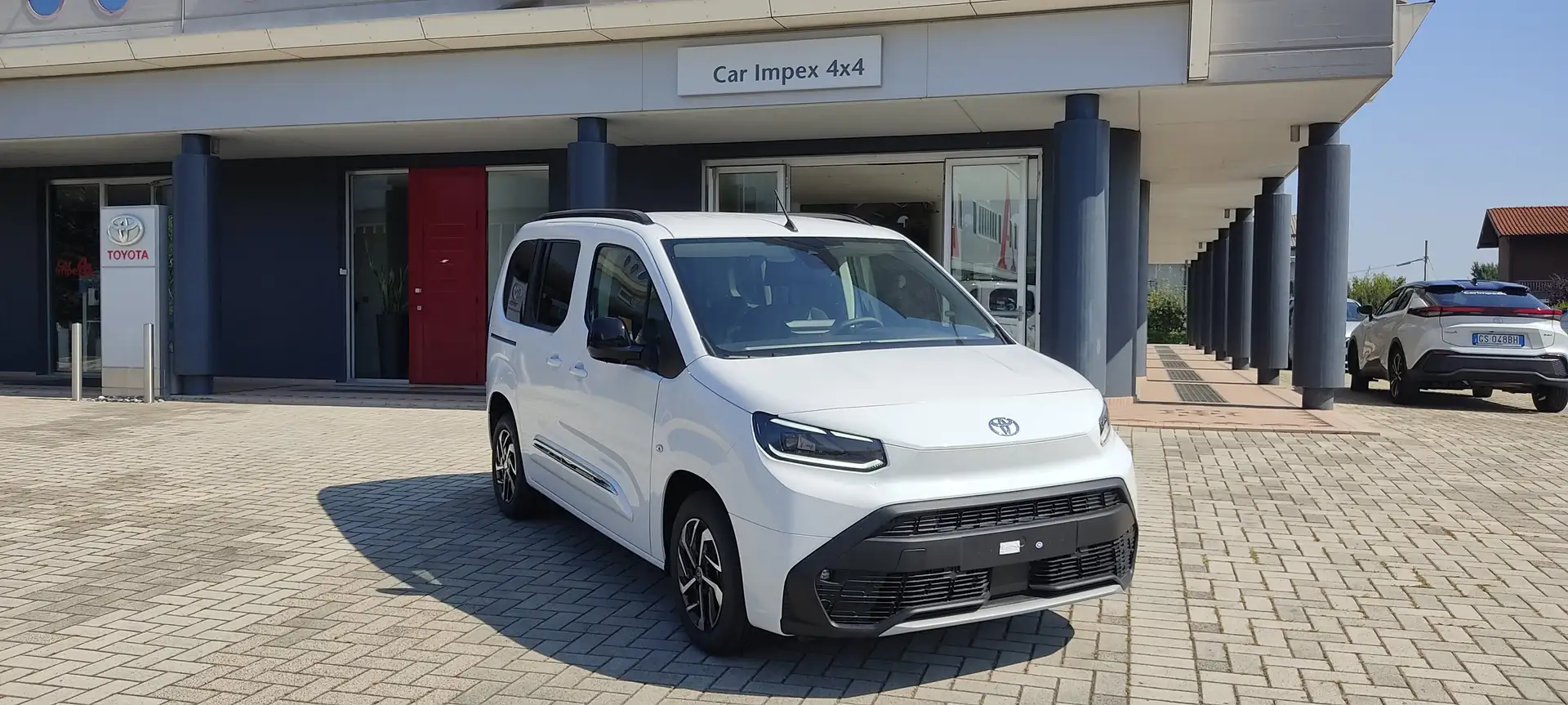Toyota Proace City Verso 1.2 110CV MT L1 Executive Blanc - 1