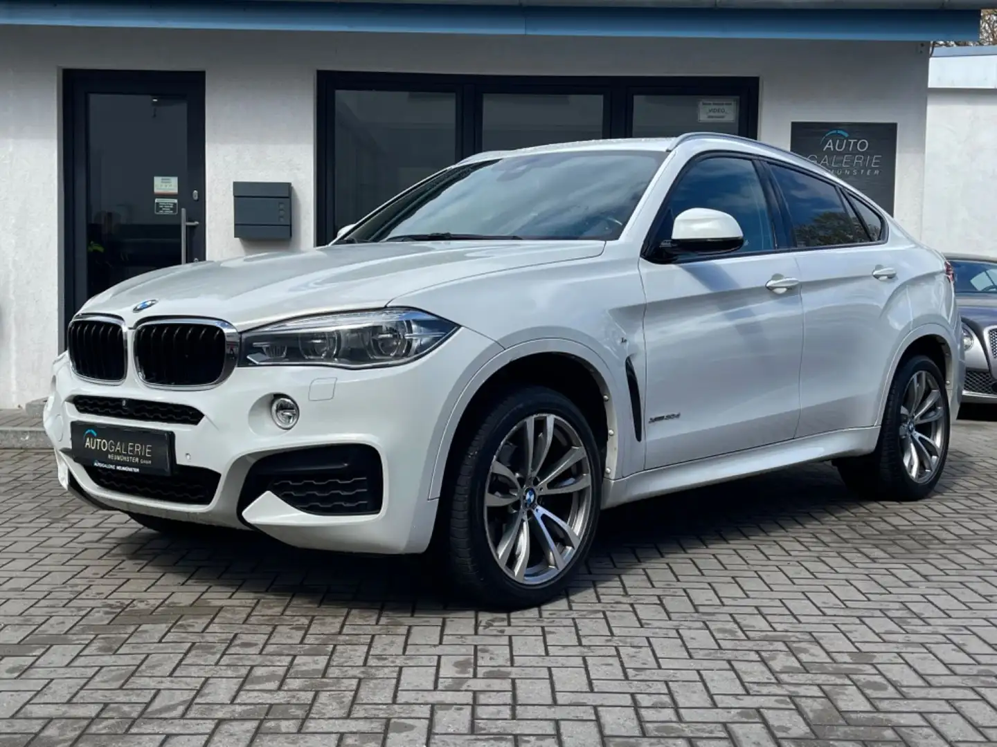 BMW X6 xDrive 30d M-Paket°LED°SoftClose°HuD°S-Dach Weiß - 1