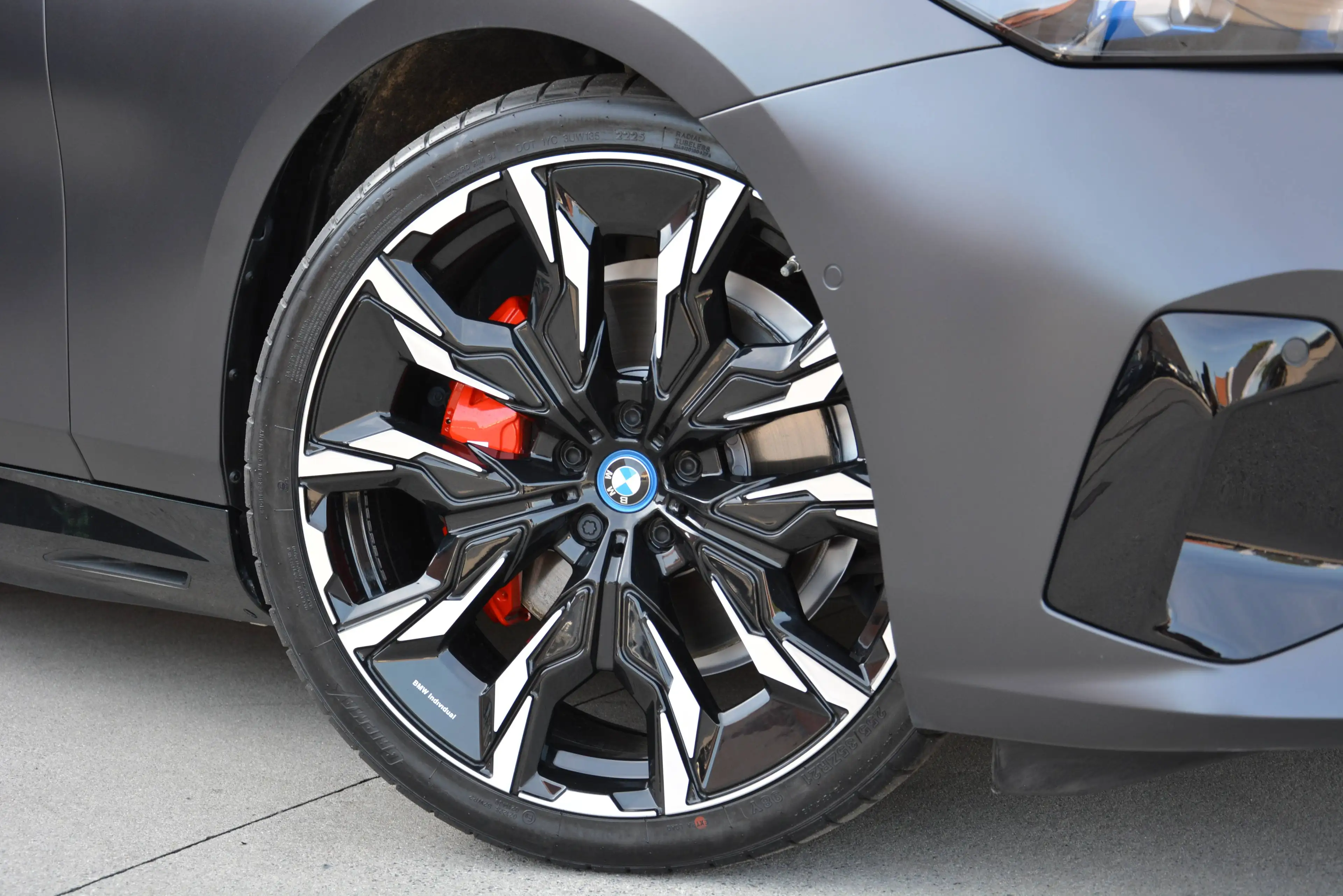 BMW i5 eDrive40 M Sport Pro/Frozen Deep Grey/HUD/ACC/360°cam — photo 7