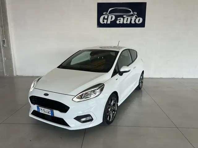 Ford Fiesta Fiesta  3p 1.5 tdci ST-Line 120cv ok neopatentati