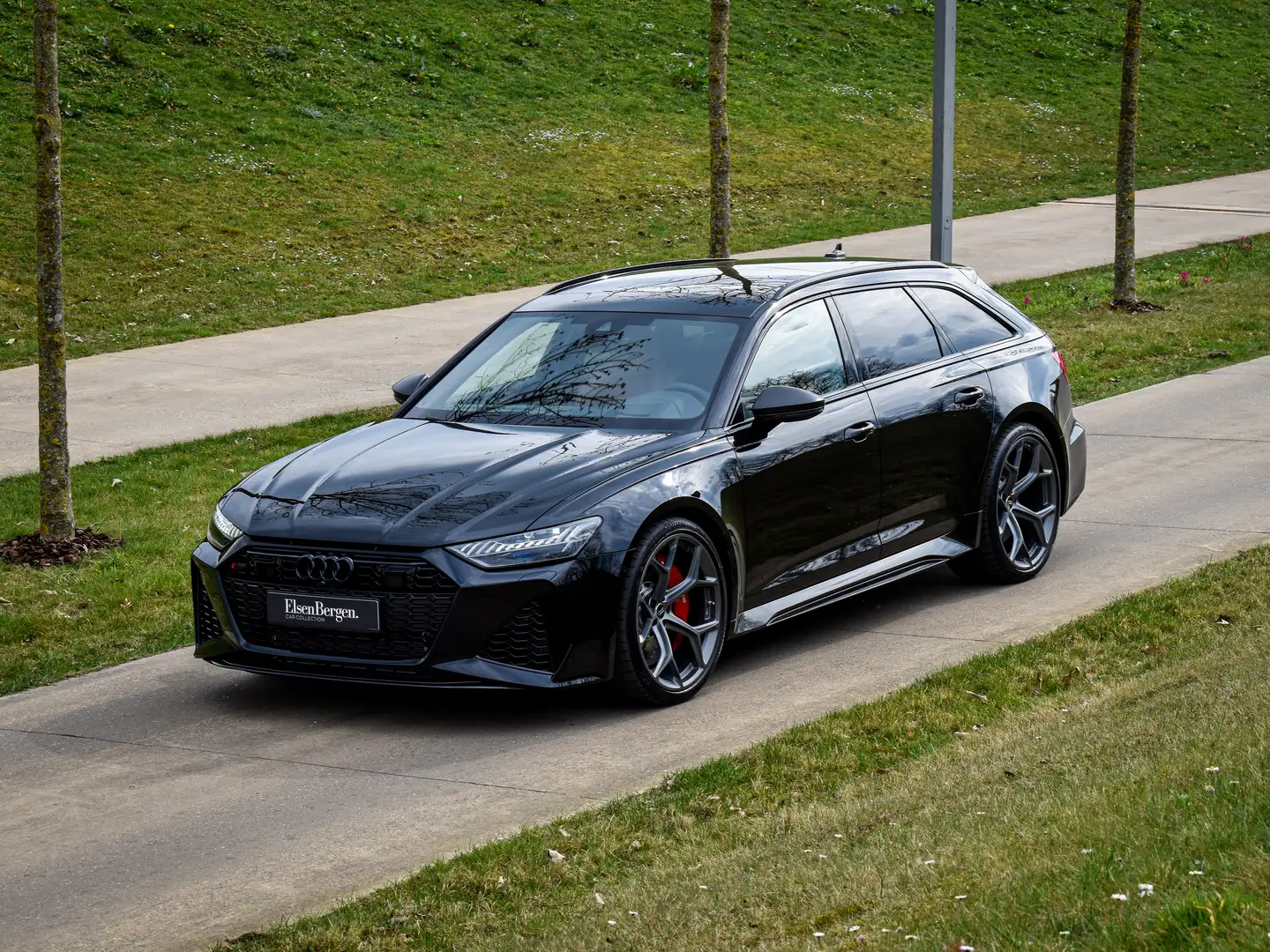 Audi RS6 Performance / NEW / Brown Leather / B&O / Pano Black - 1