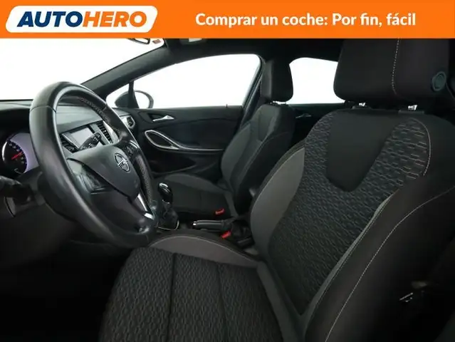 Opel Astra view 11