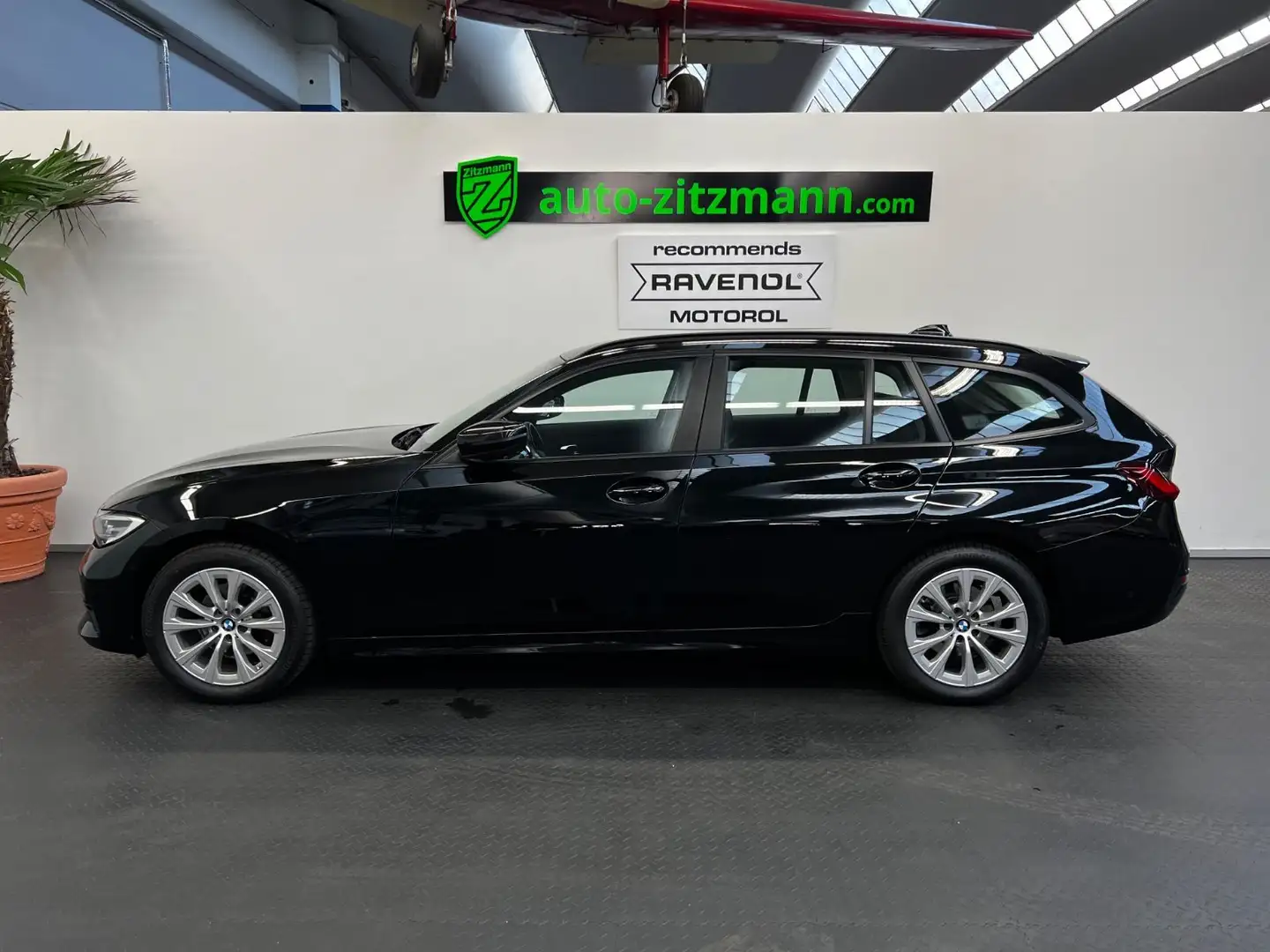 BMW 320 d Advantage*LEDER*CAM*ACC*TOP ZUSTAND* Schwarz - 2