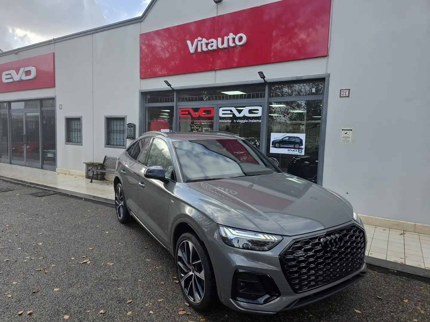 Audi Q5 Q5 Sportback 40 tdi mhev Identity Black quattro Grau - 2