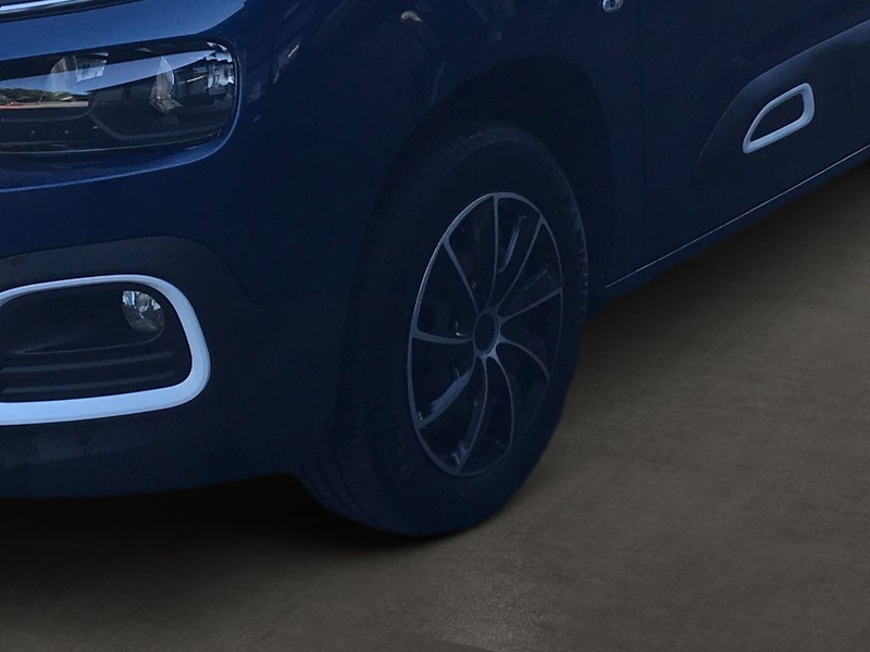 Citroen Berlingo XL PureTech 110 SHINE — photo 6