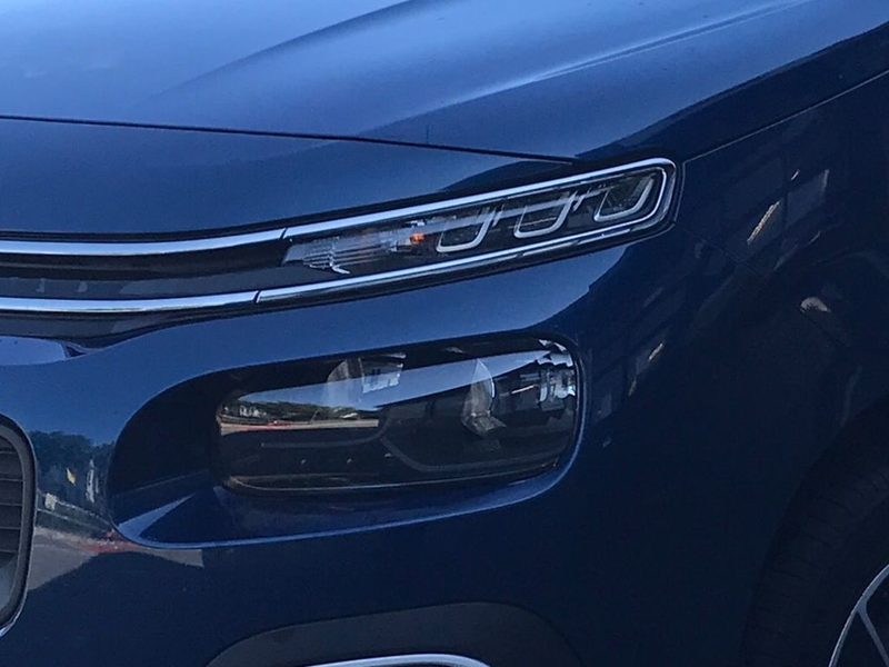Citroen Berlingo XL PureTech 110 SHINE — photo 5
