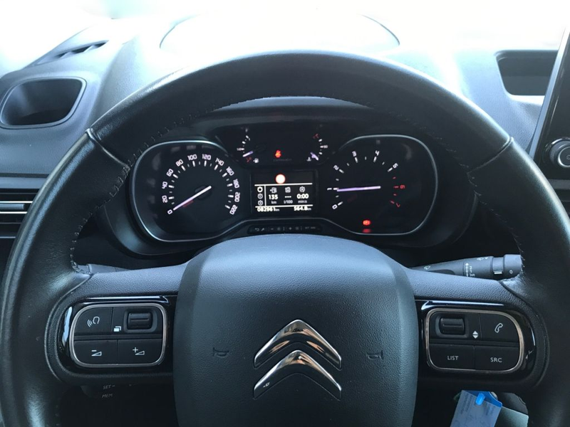 Citroen Berlingo XL PureTech 110 SHINE — photo 8