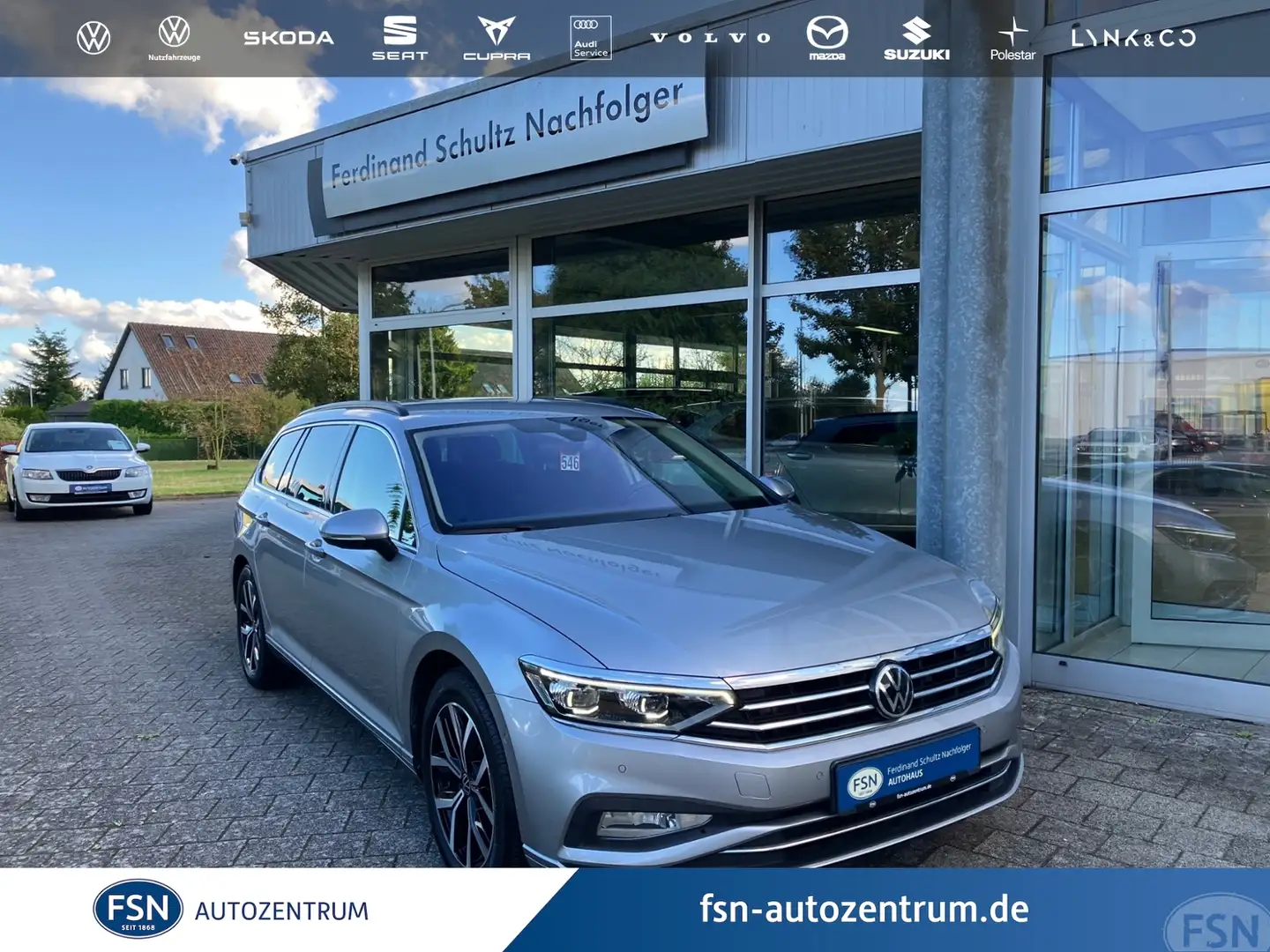 Volkswagen Passat Variant 2.0 TDI Business DSG AREA IQ NAVI ACC HARMAN Silber - 1