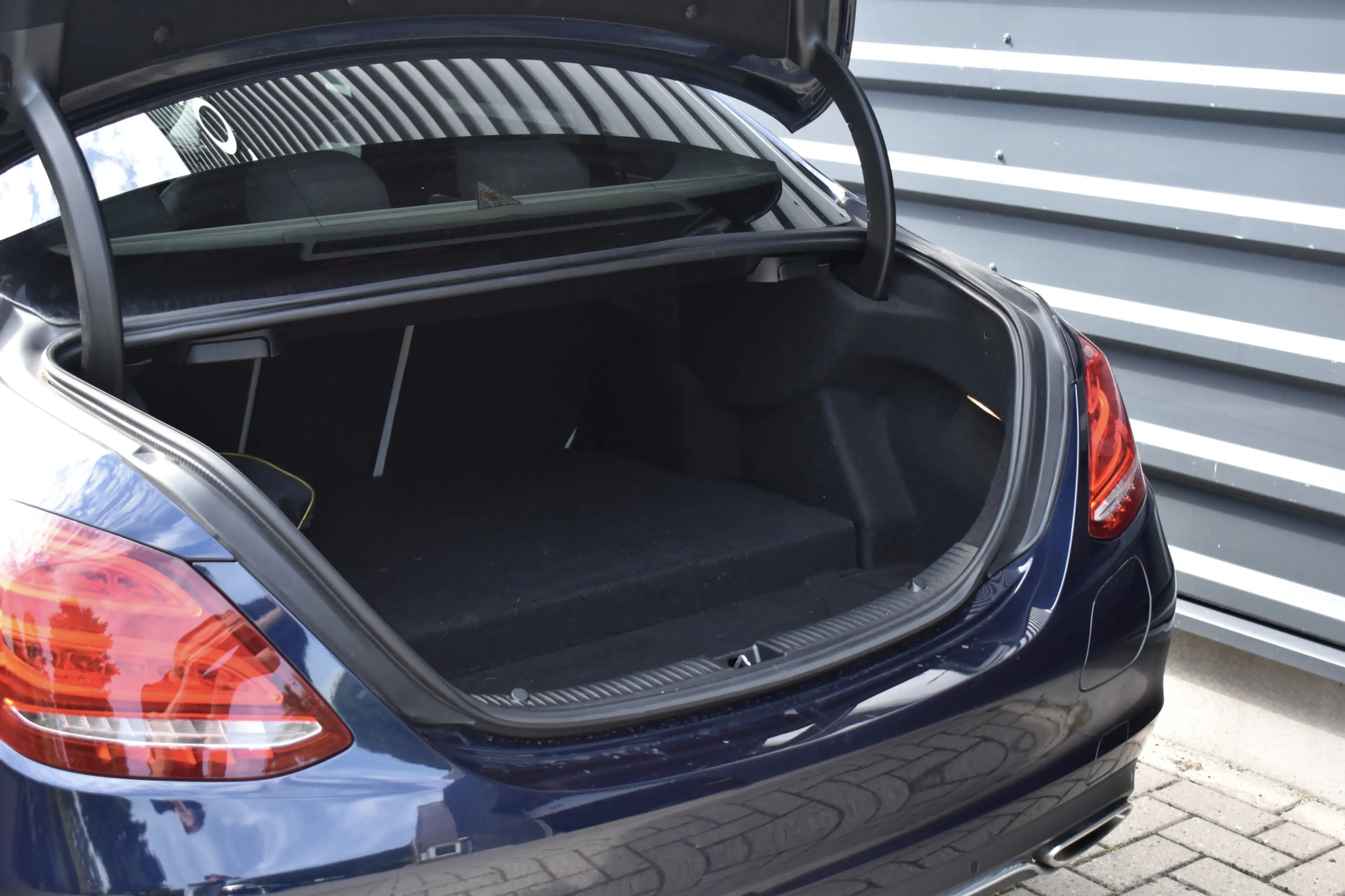 Mercedes-Benz C 350 e | Luchtvering | Trekhaak | 360 Camera | Memory S — photo 35