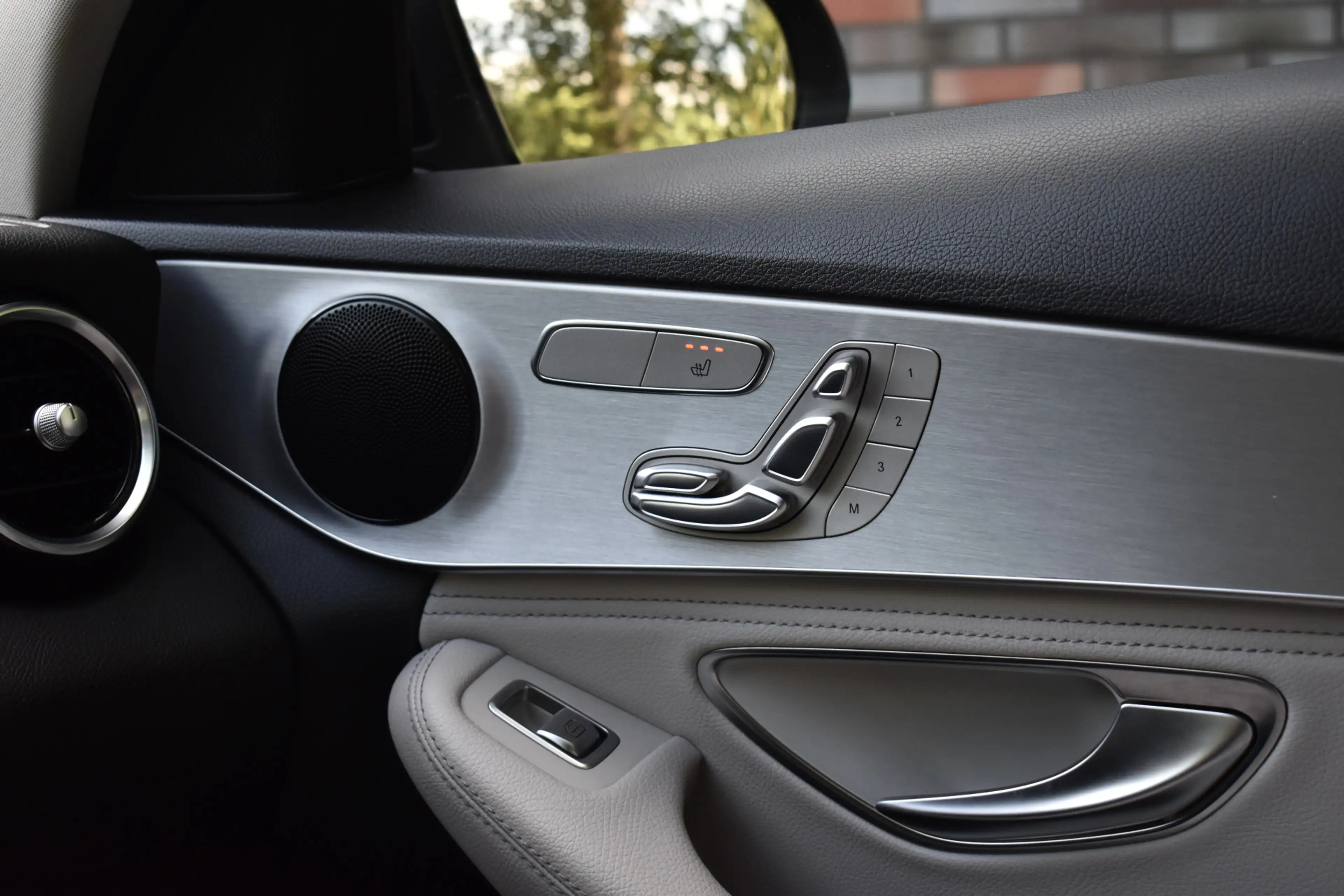 Mercedes-Benz C 350 e | Luchtvering | Trekhaak | 360 Camera | Memory S — photo 21