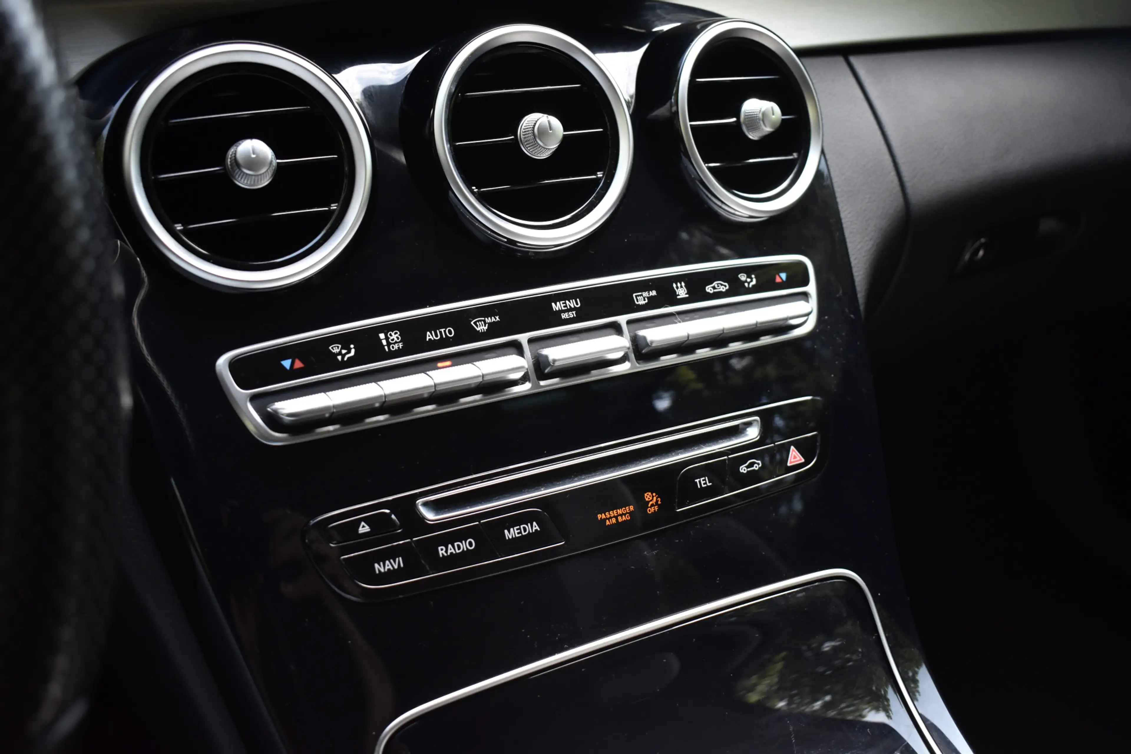 Mercedes-Benz C 350 e | Luchtvering | Trekhaak | 360 Camera | Memory S — photo 19
