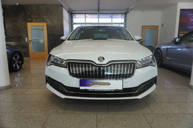 Skoda Superb view 2