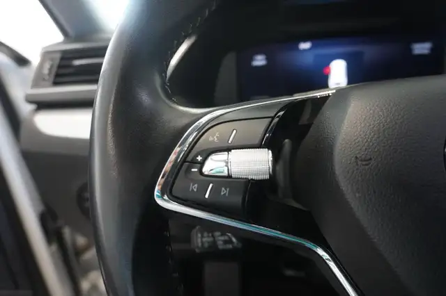 Skoda Superb view 12