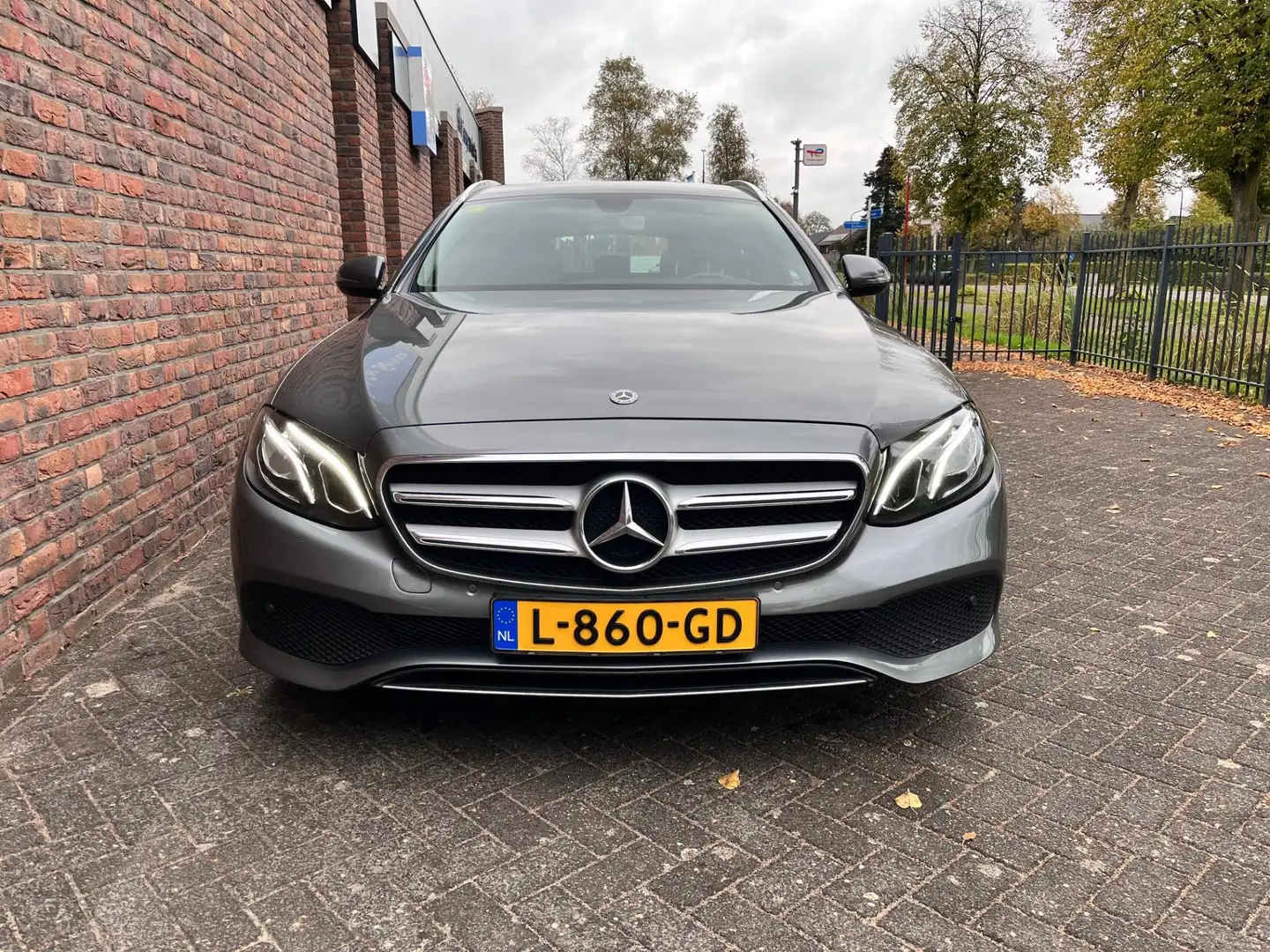Mercedes-Benz E 220 Estate d Premium Camera PDC LED Grijs - 2