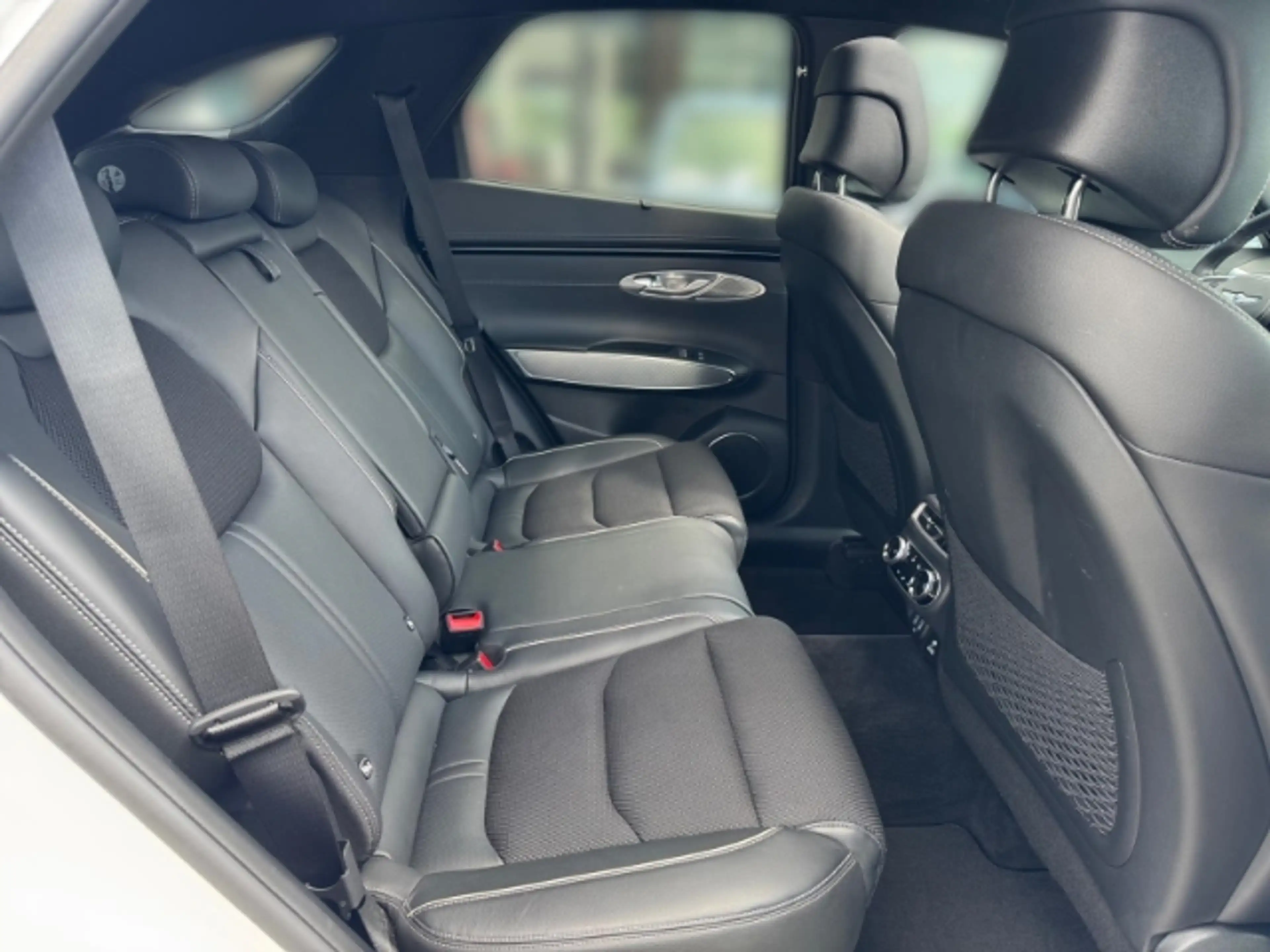 Genesis GV70 Sport 4WD Memory Sitze LED ACC El. Heckklappe Appl — photo 13