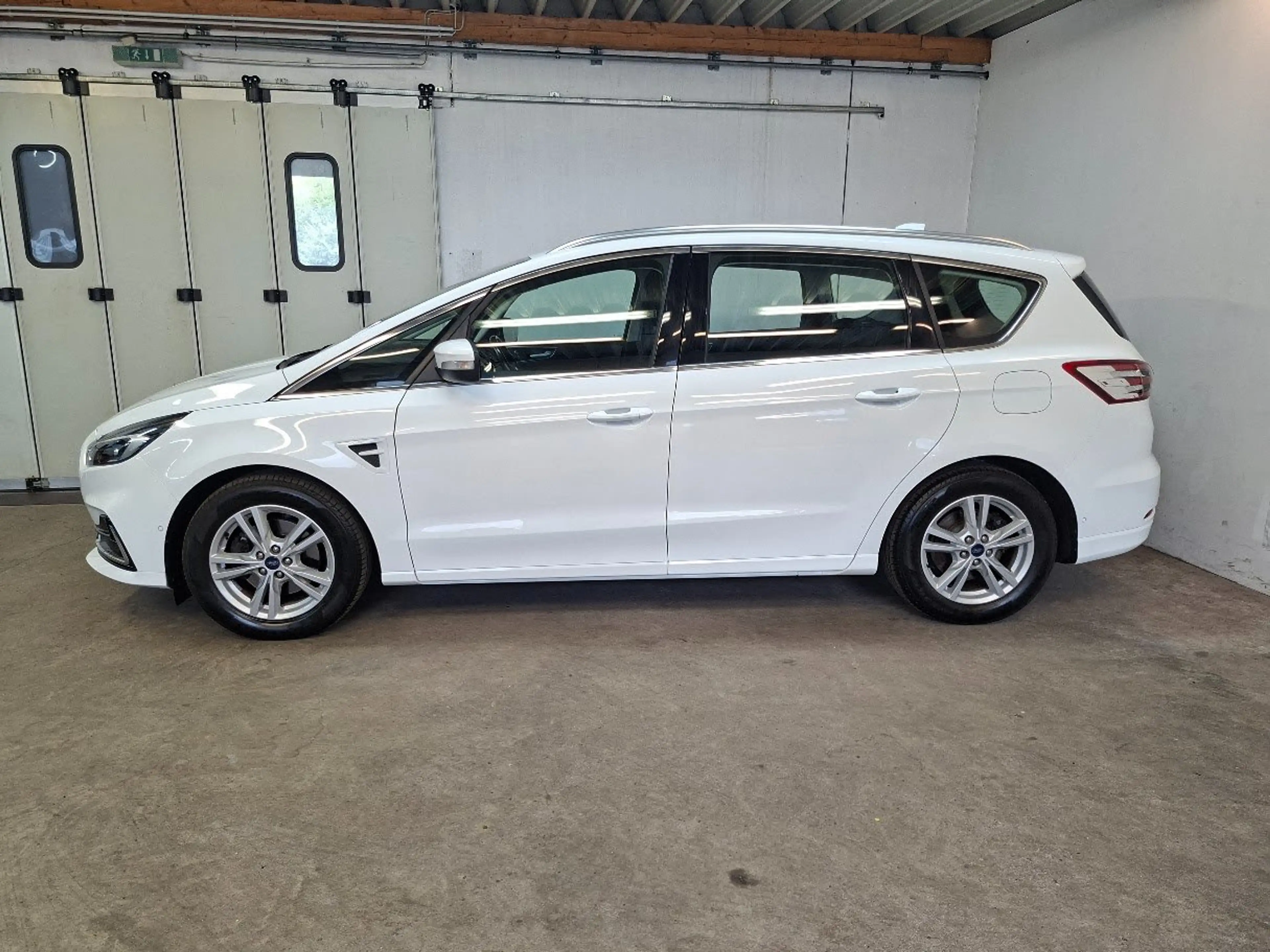 Ford S-Max 2.0 EcoBlue Titanium Aut. AHK, ACC, LED, W-Paket — photo 2