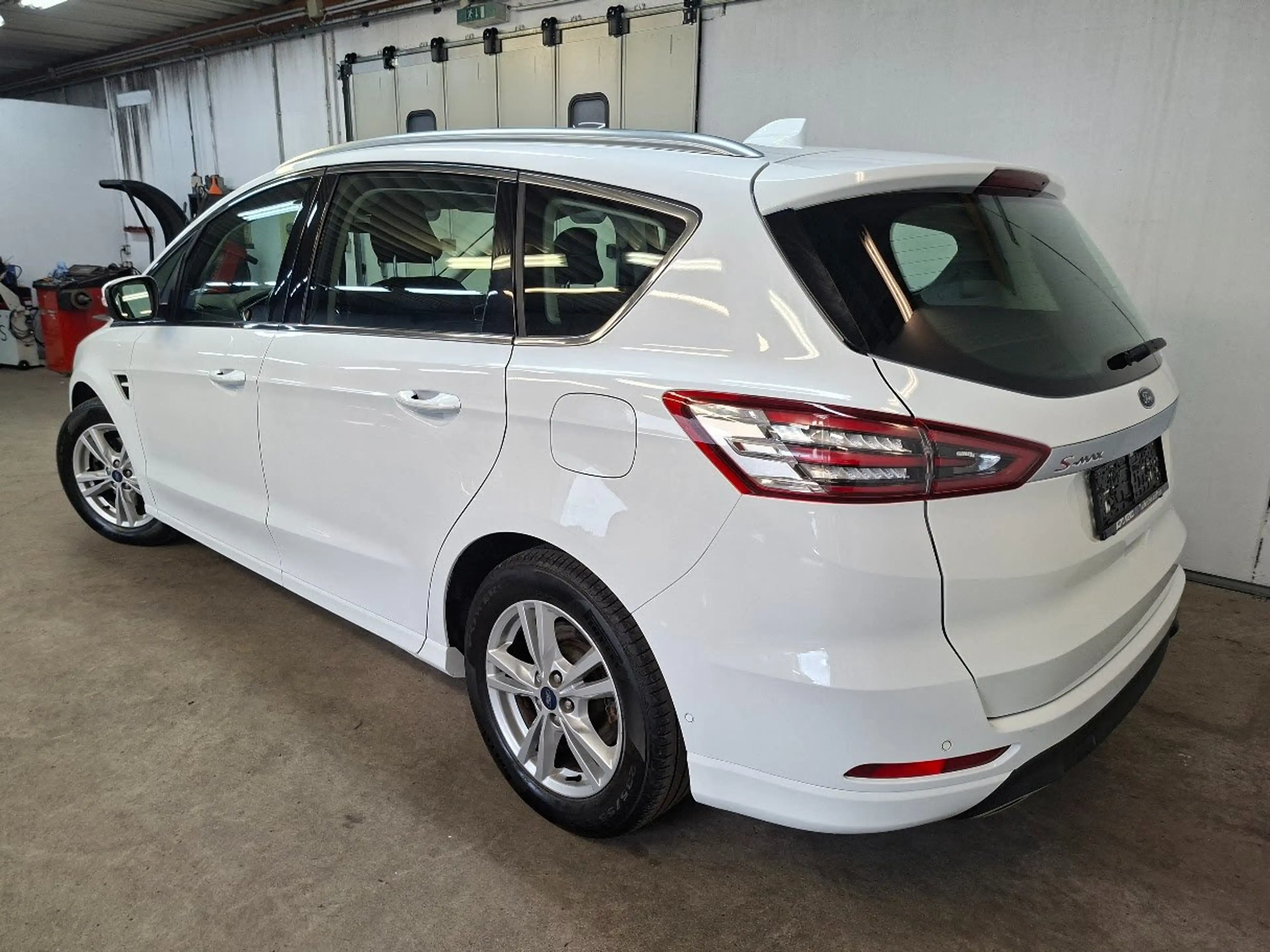 Ford S-Max 2.0 EcoBlue Titanium Aut. AHK, ACC, LED, W-Paket — photo 3