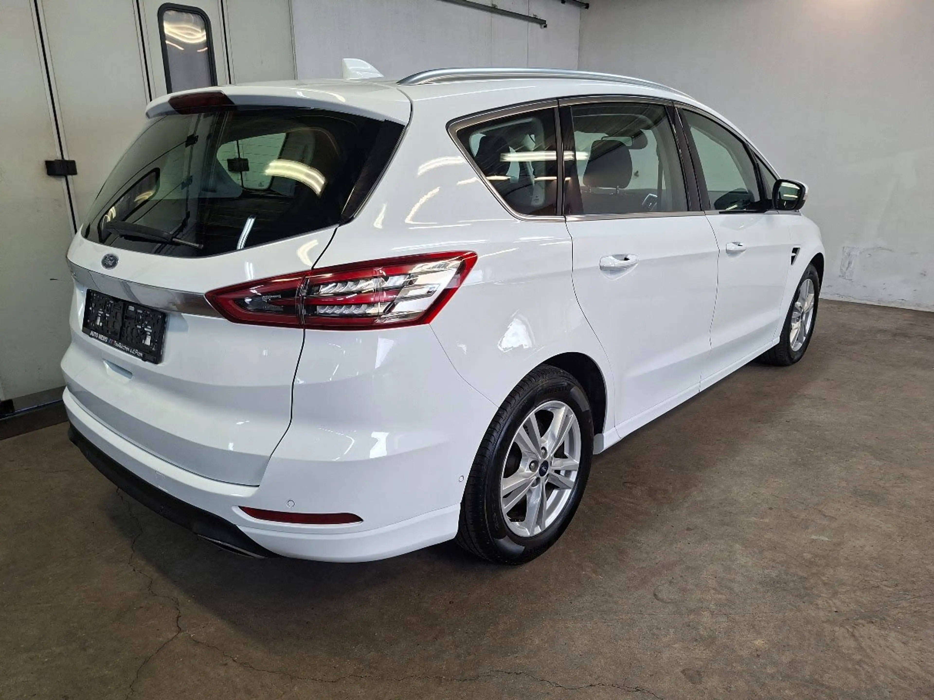 Ford S-Max 2.0 EcoBlue Titanium Aut. AHK, ACC, LED, W-Paket — photo 4