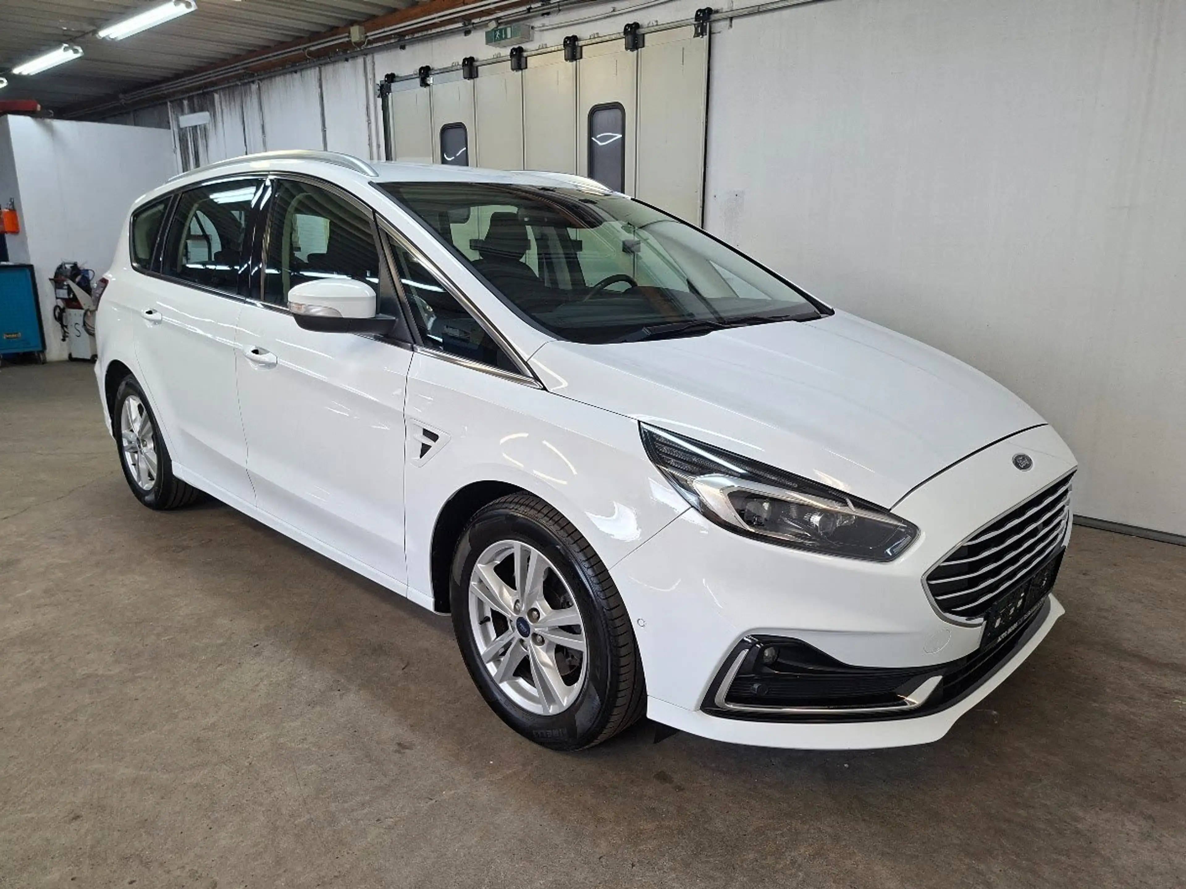 Ford S-Max 2.0 EcoBlue Titanium Aut. AHK, ACC, LED, W-Paket — photo 6