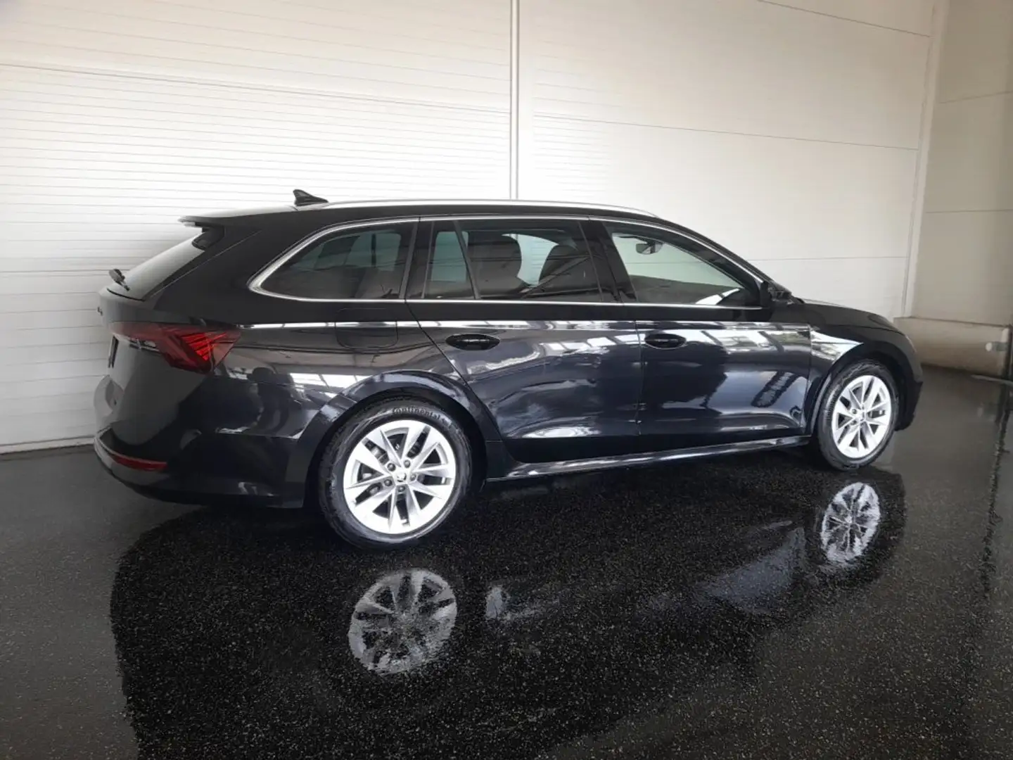 Skoda Octavia Combi STYLE 2,0 TDI DSG *RS-LENKRAD & SPORTFAHRWERK / VOLL-LED MIT DYN BLINKER / VIRTUELL / NAVI / ACC / MEMORY SPORSITZE Schwarz - 2