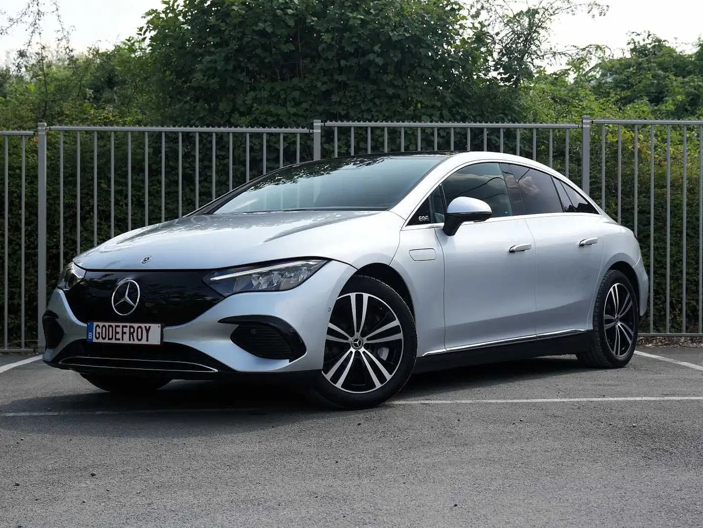 Mercedes-Benz EQE 300 Argent - 2