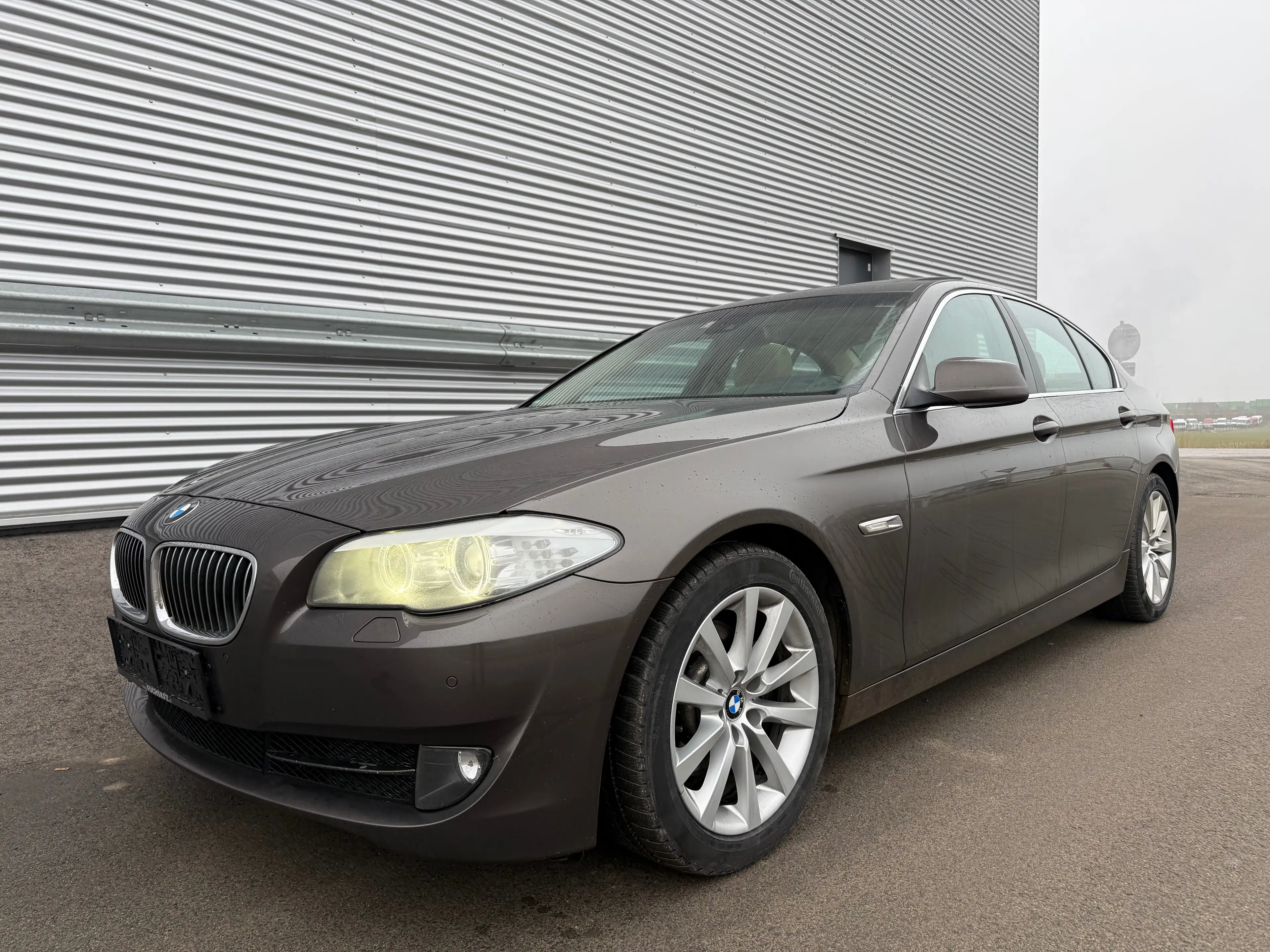 BMW 523 i Aut. ID:10 — photo 2