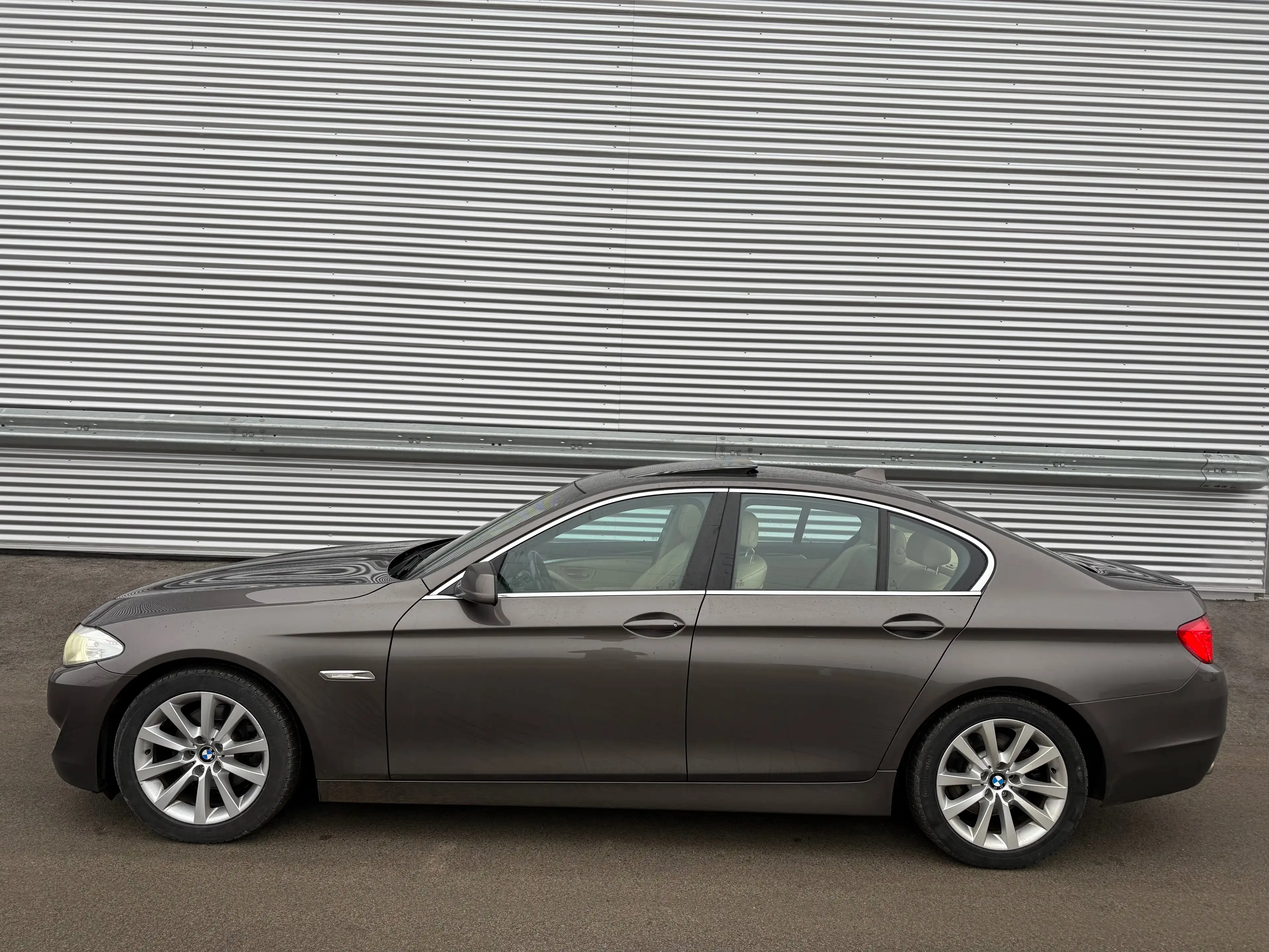 BMW 523 i Aut. ID:10 — photo 4