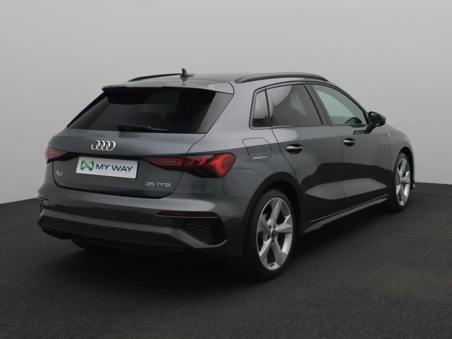 Audi A3 Sportback S-Line 35 TFSI 150 PK S-tronic / Cruise  Grau - 2