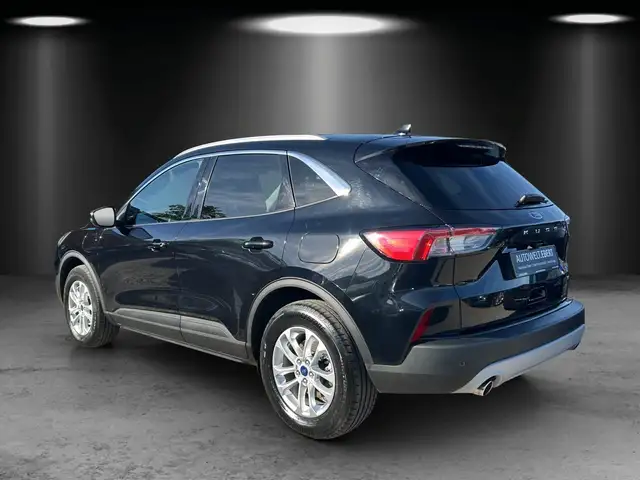 Ford Kuga view 3