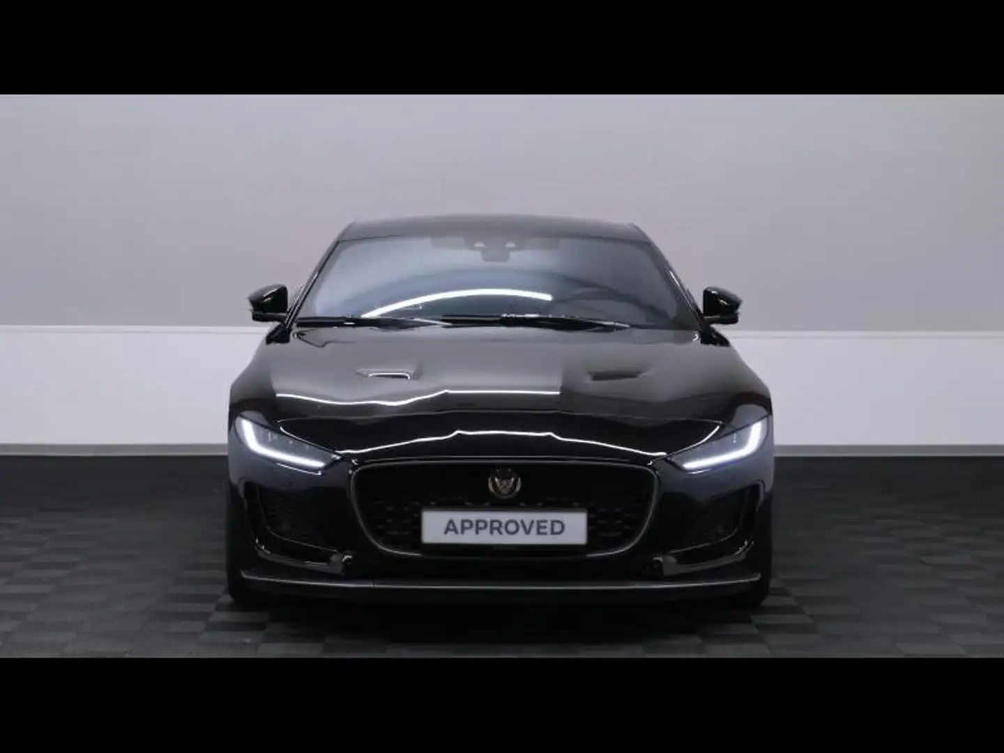Jaguar F-Type P450 First Edition RWD Zwart - 2